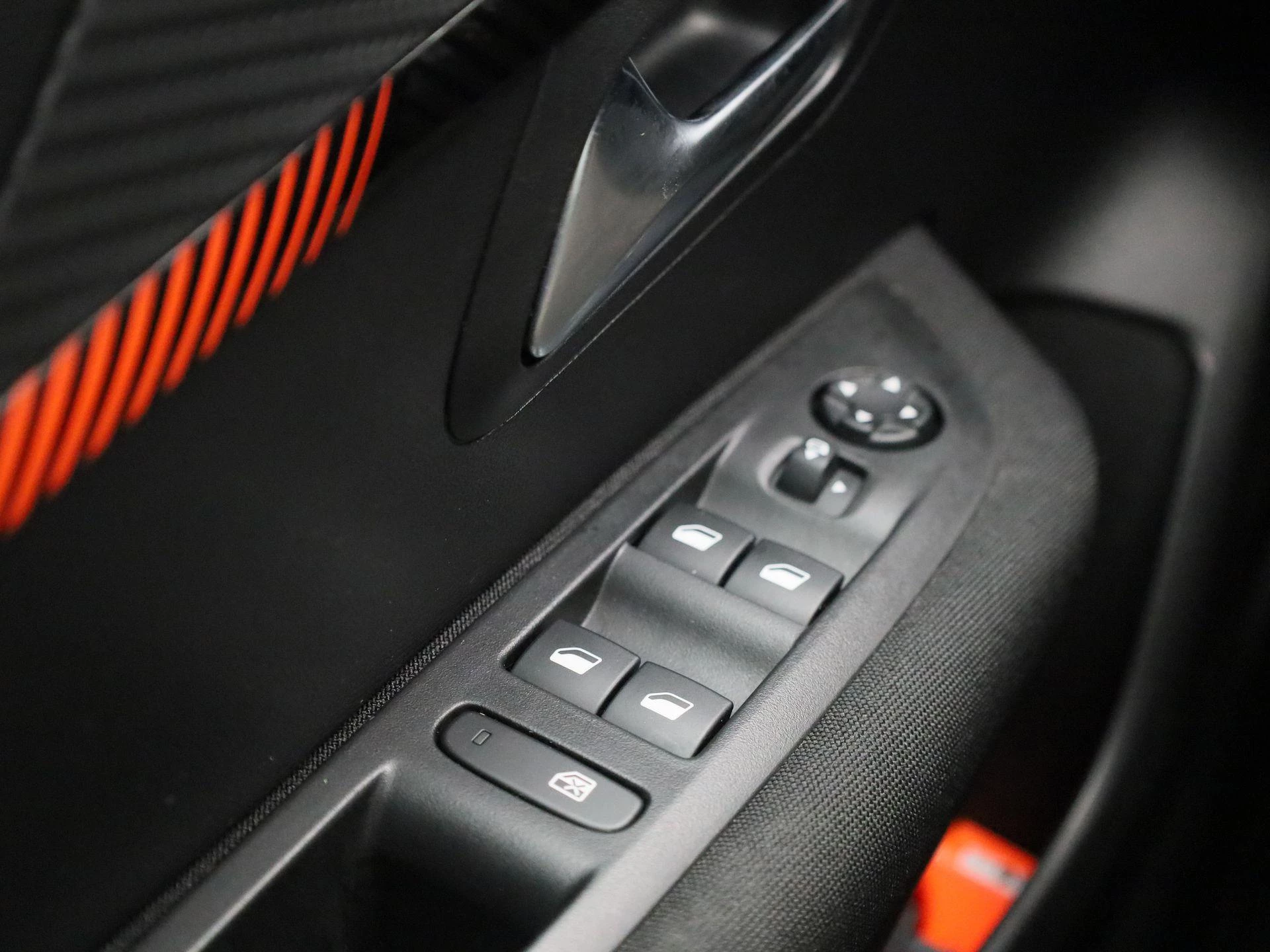 Peugeot-208-image-24