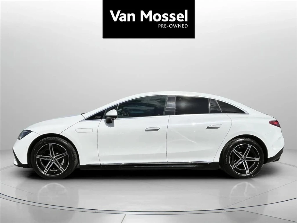 Mercedes-Benz-EQE-image-7