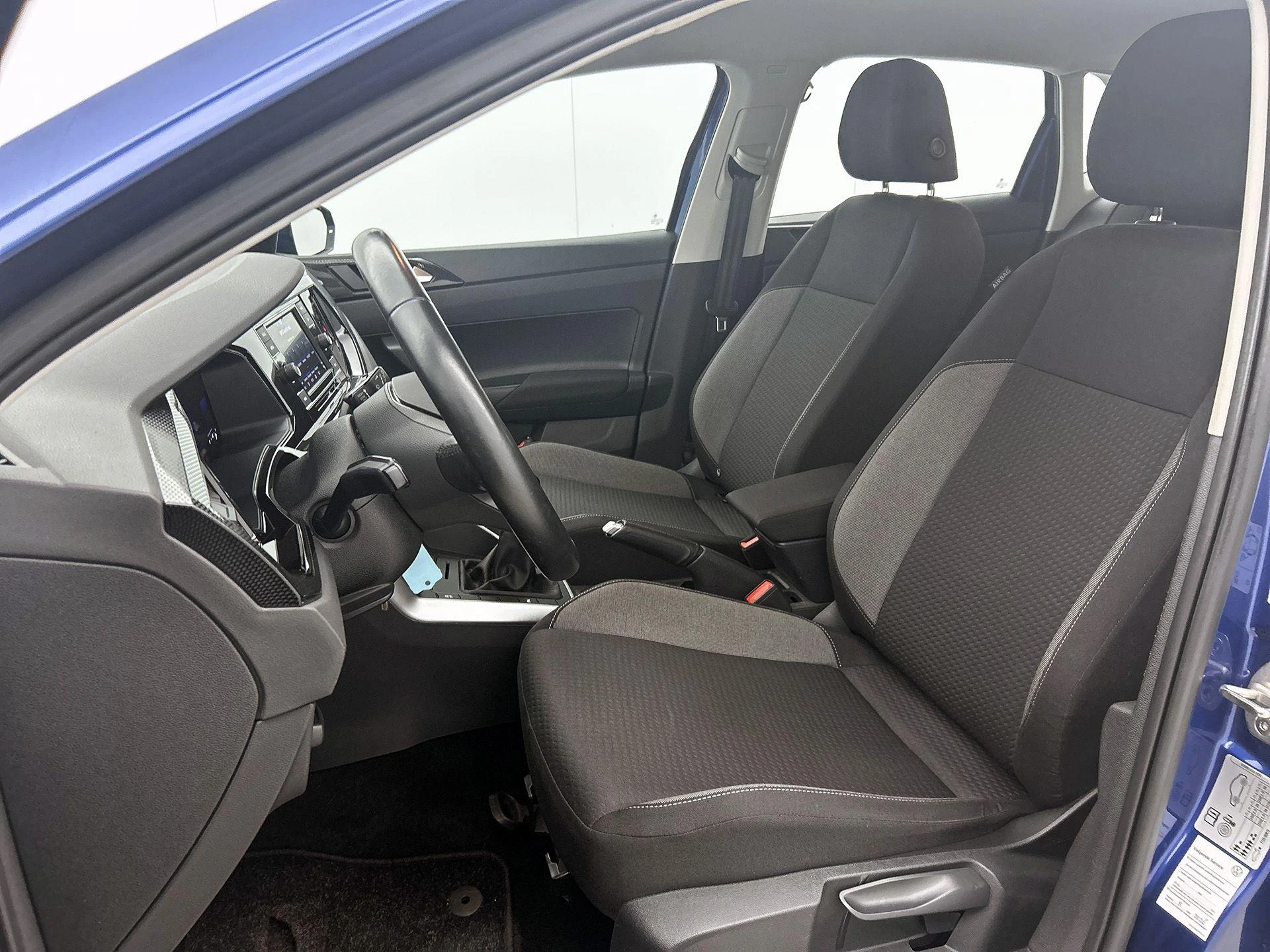 Volkswagen-Polo-image-32