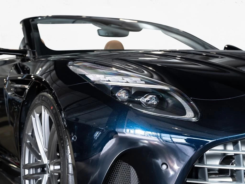 Aston Martin DB12 Volante Aston Martin Hamburg