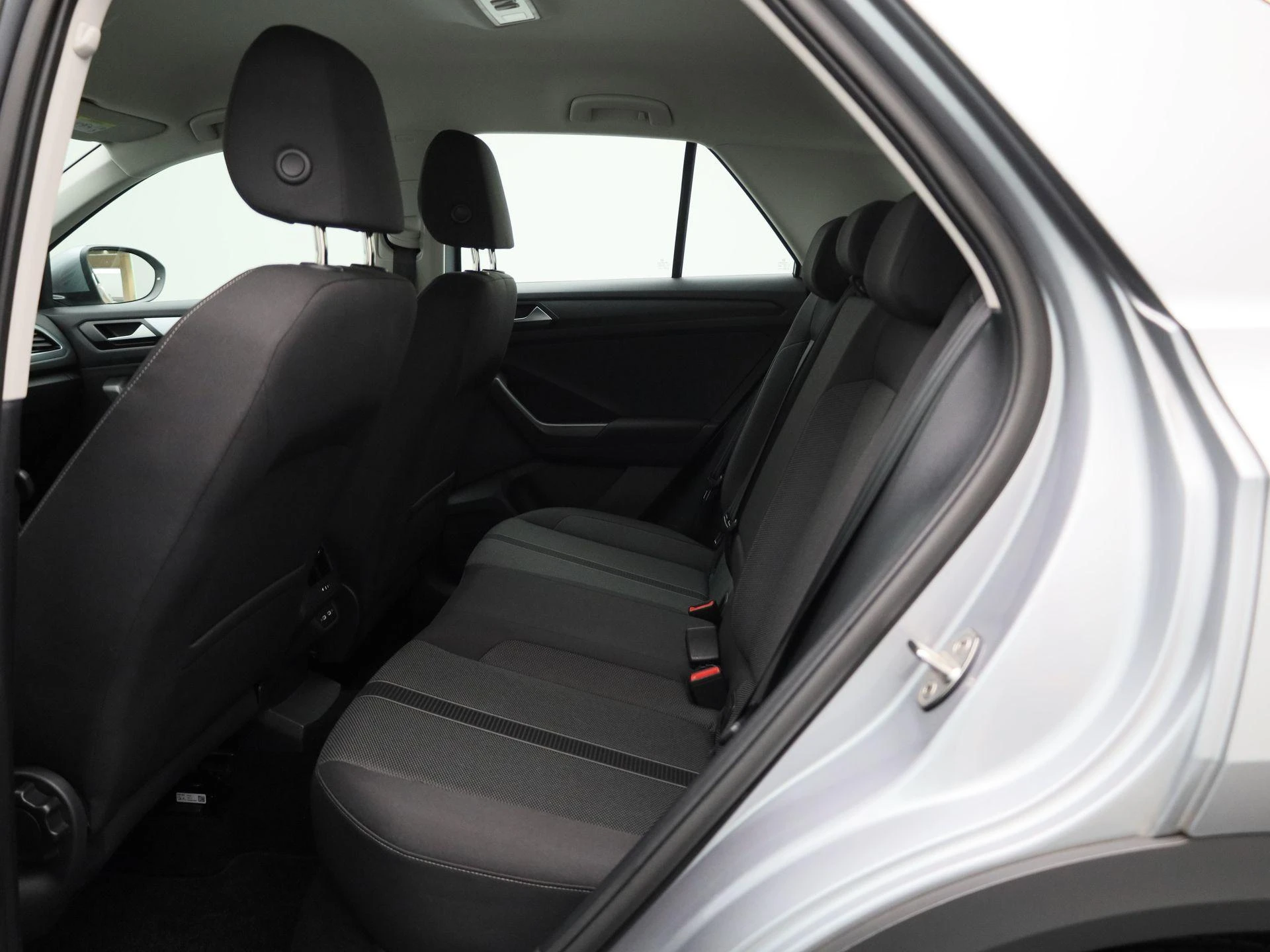 Volkswagen-T-Roc-image-9