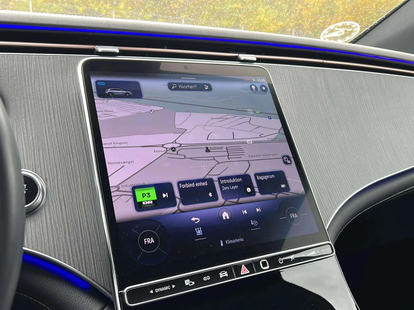 Mercedes-Benz-EQE-image-15