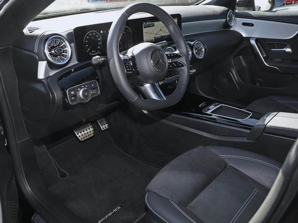 Mercedes-Benz-CLA 200 d-image-7