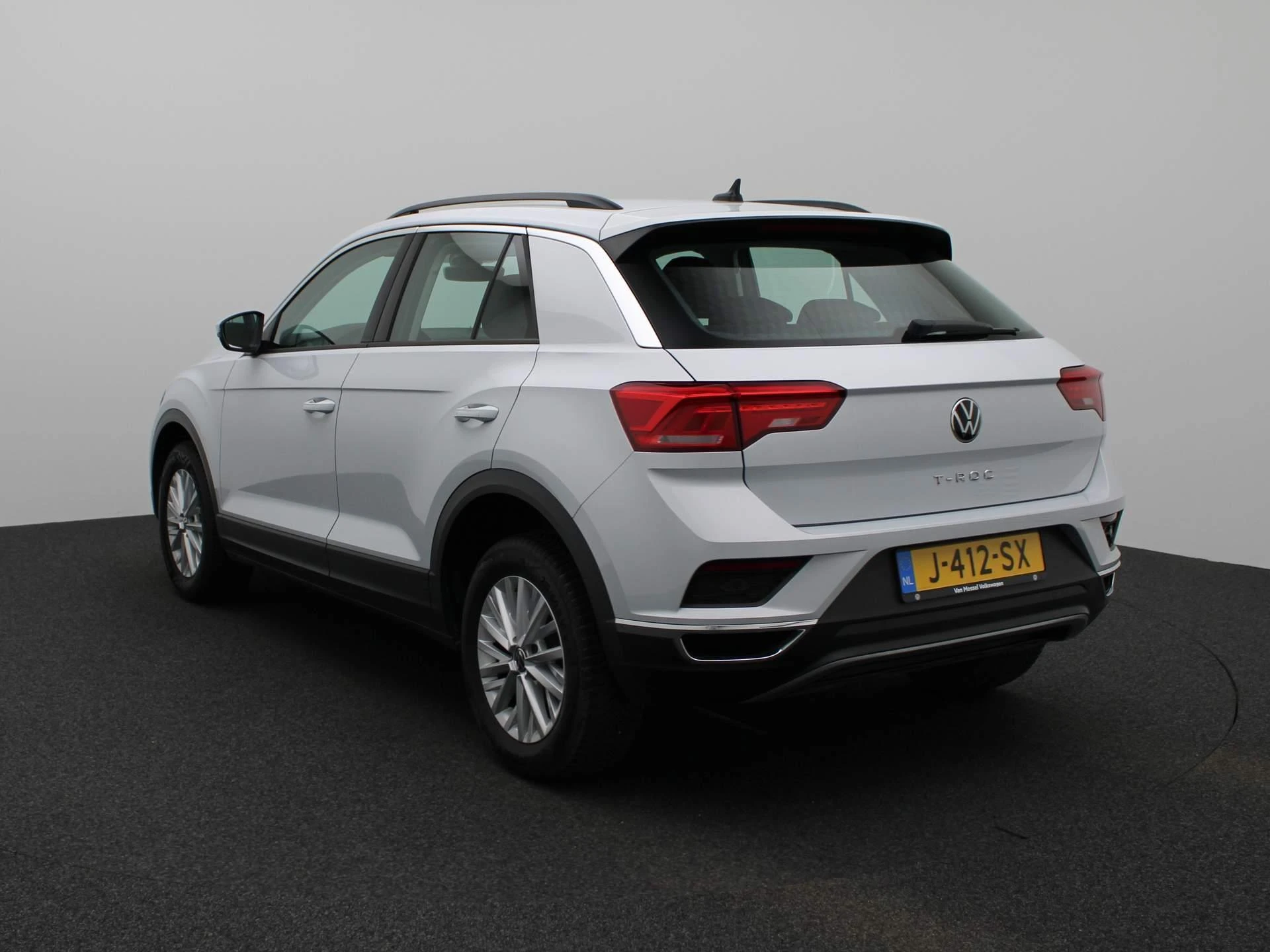 Volkswagen-T-Roc-image-1