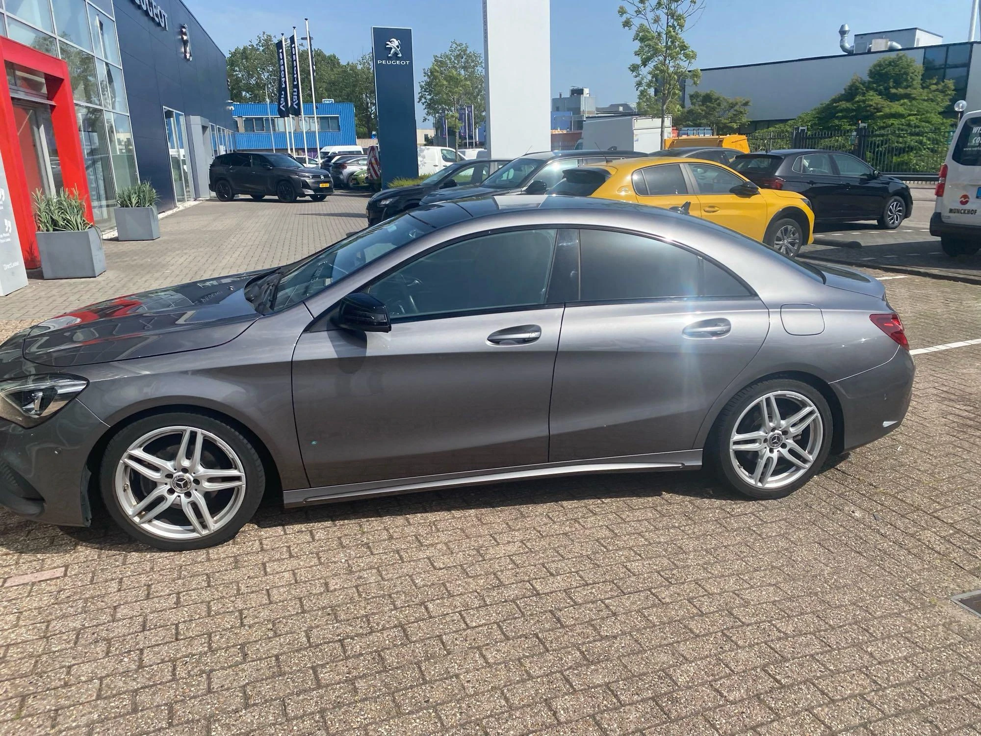 Mercedes-Benz CLA 180