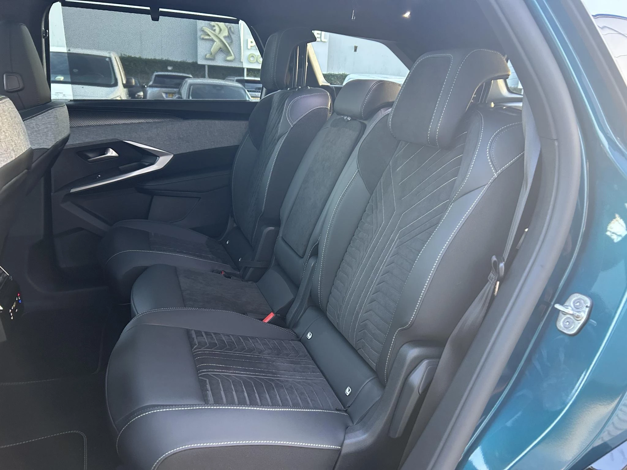 Peugeot e-5008 e-5008 210 GT 5 seats +pano dak+alcantara