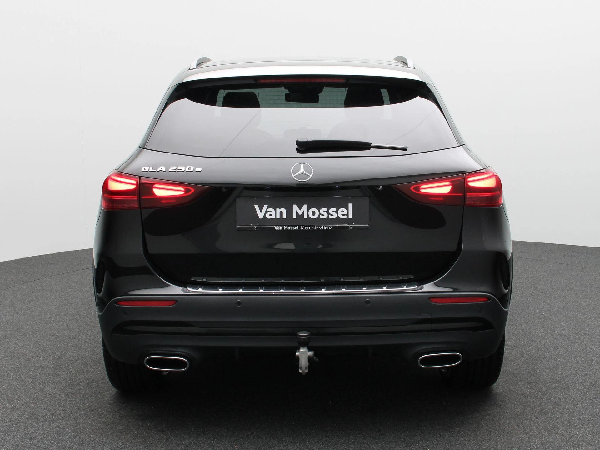 Mercedes-Benz-GLA-image-4
