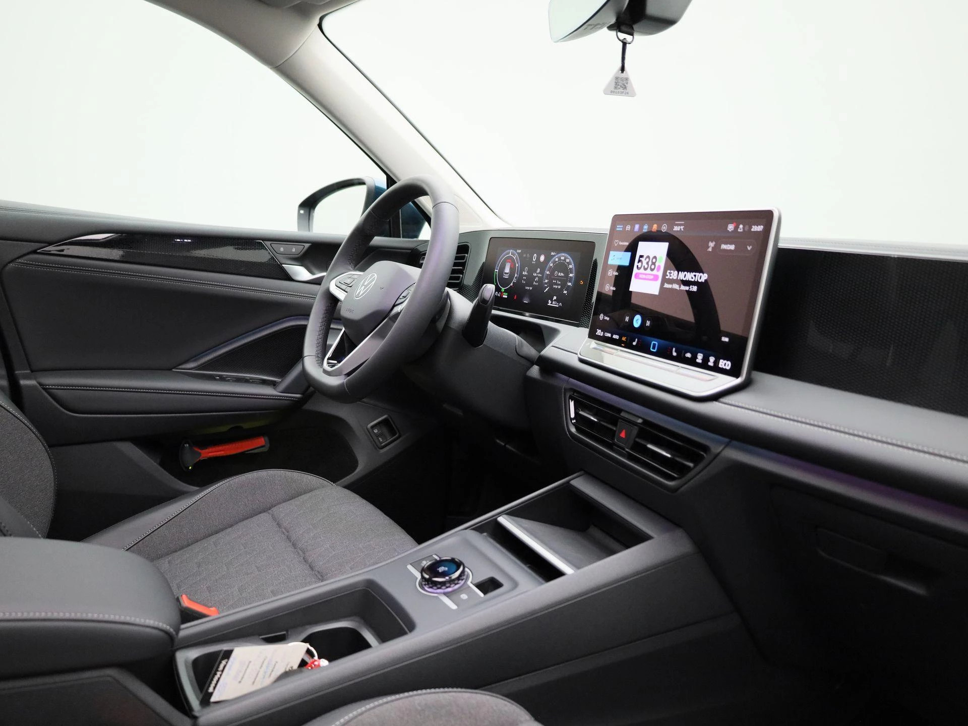 Volkswagen-Tiguan-image-37