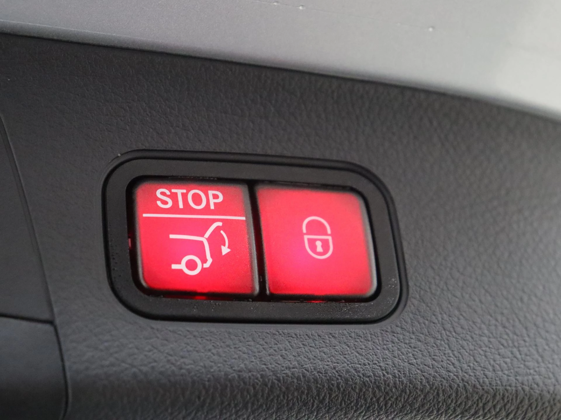 Mercedes-Benz-EQA-image-35