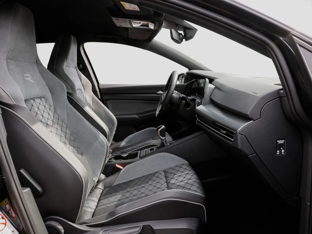 Volkswagen-Golf-image-5