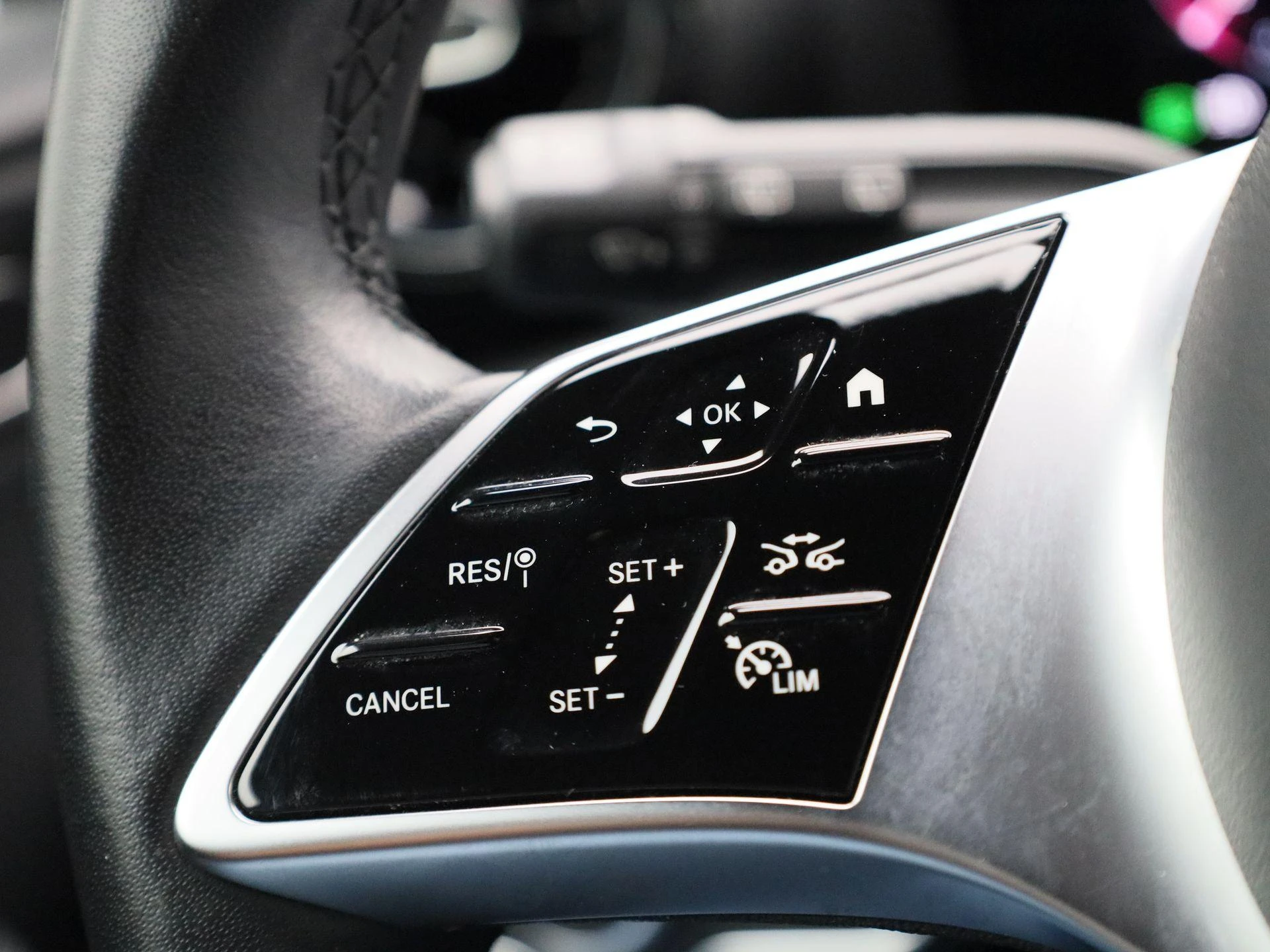 Mercedes-Benz-A-Klasse-image-17