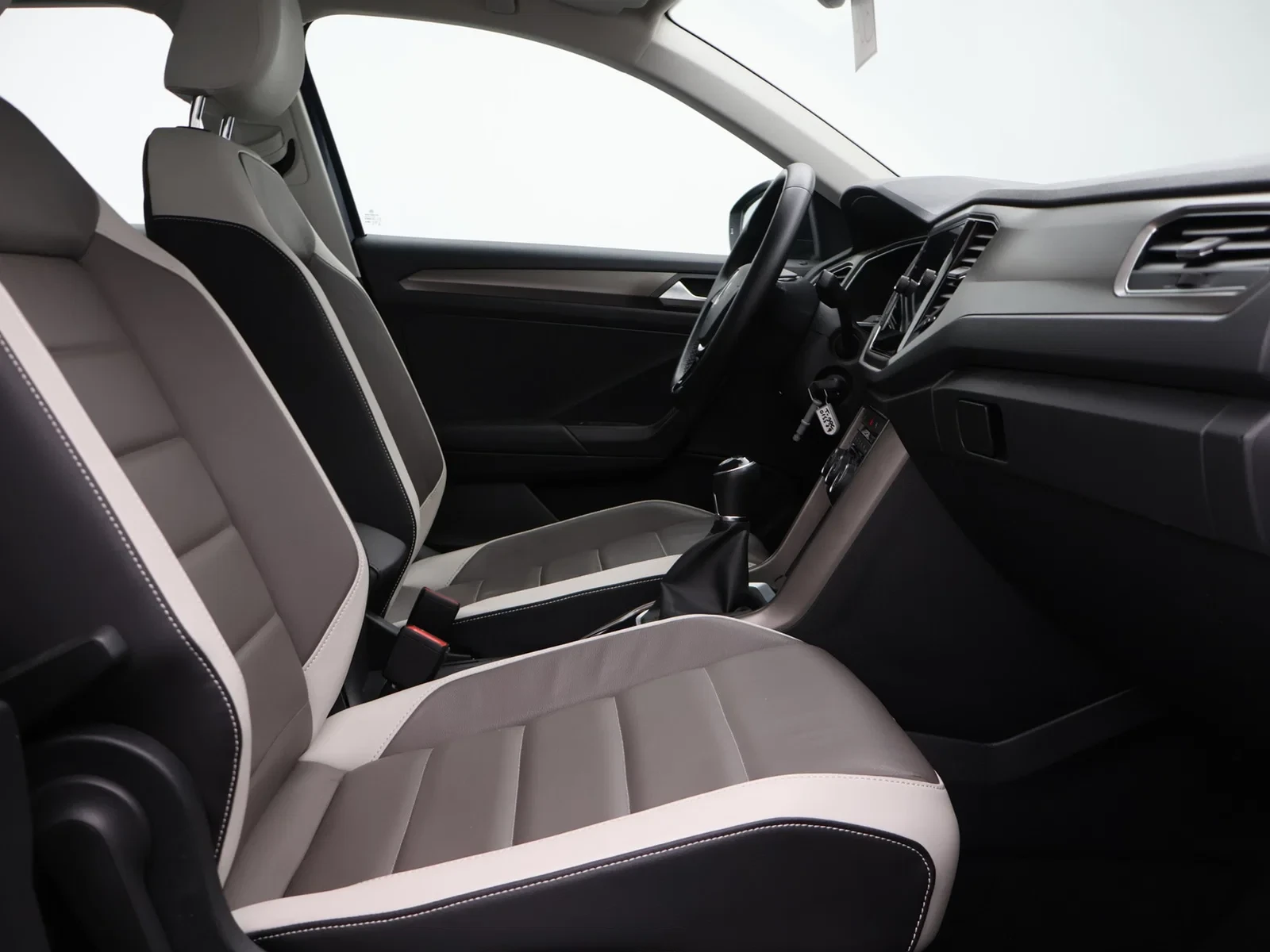 Volkswagen T-Roc T-Roc Style 1.6TDI 116PK *LEDER*PDC*ACC*AIRCO*APP-CONNECT*DAB-RADIO*ZETELVERWARMING*...*
