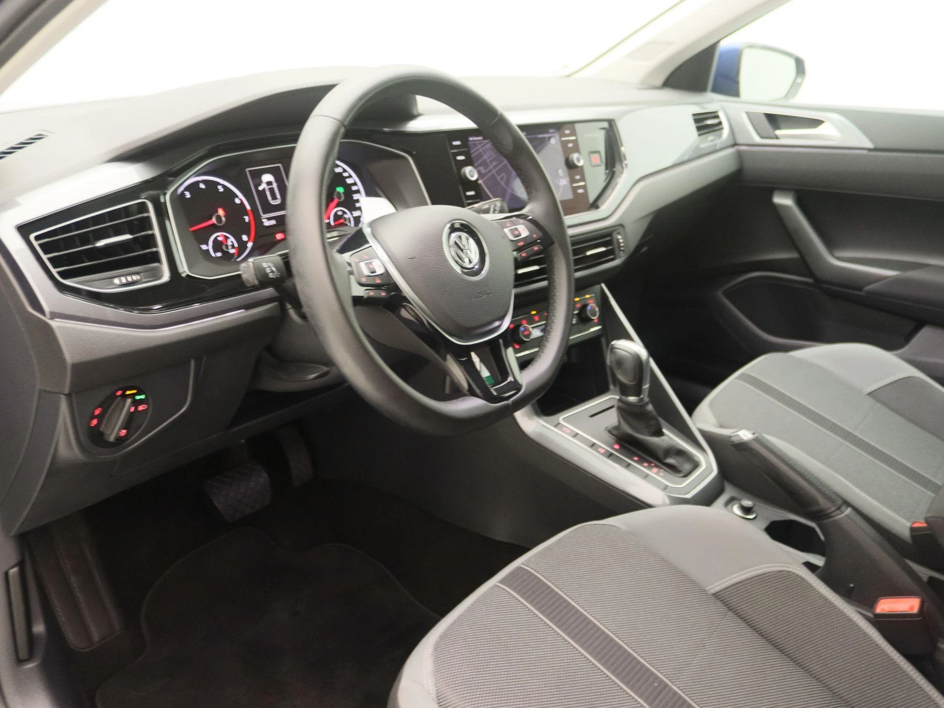 Volkswagen-Polo-image-21