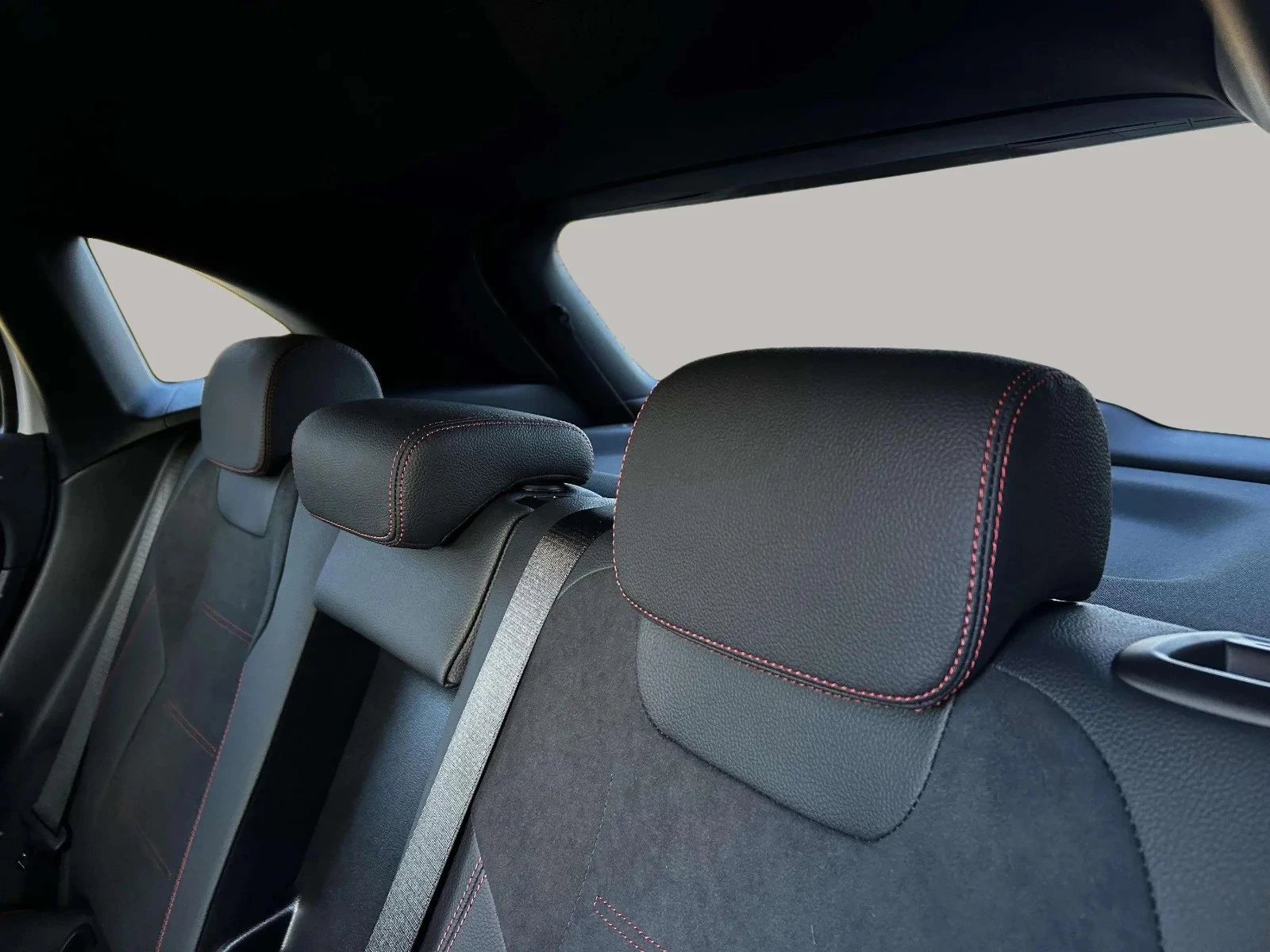 Mercedes-Benz-EQA-image-13