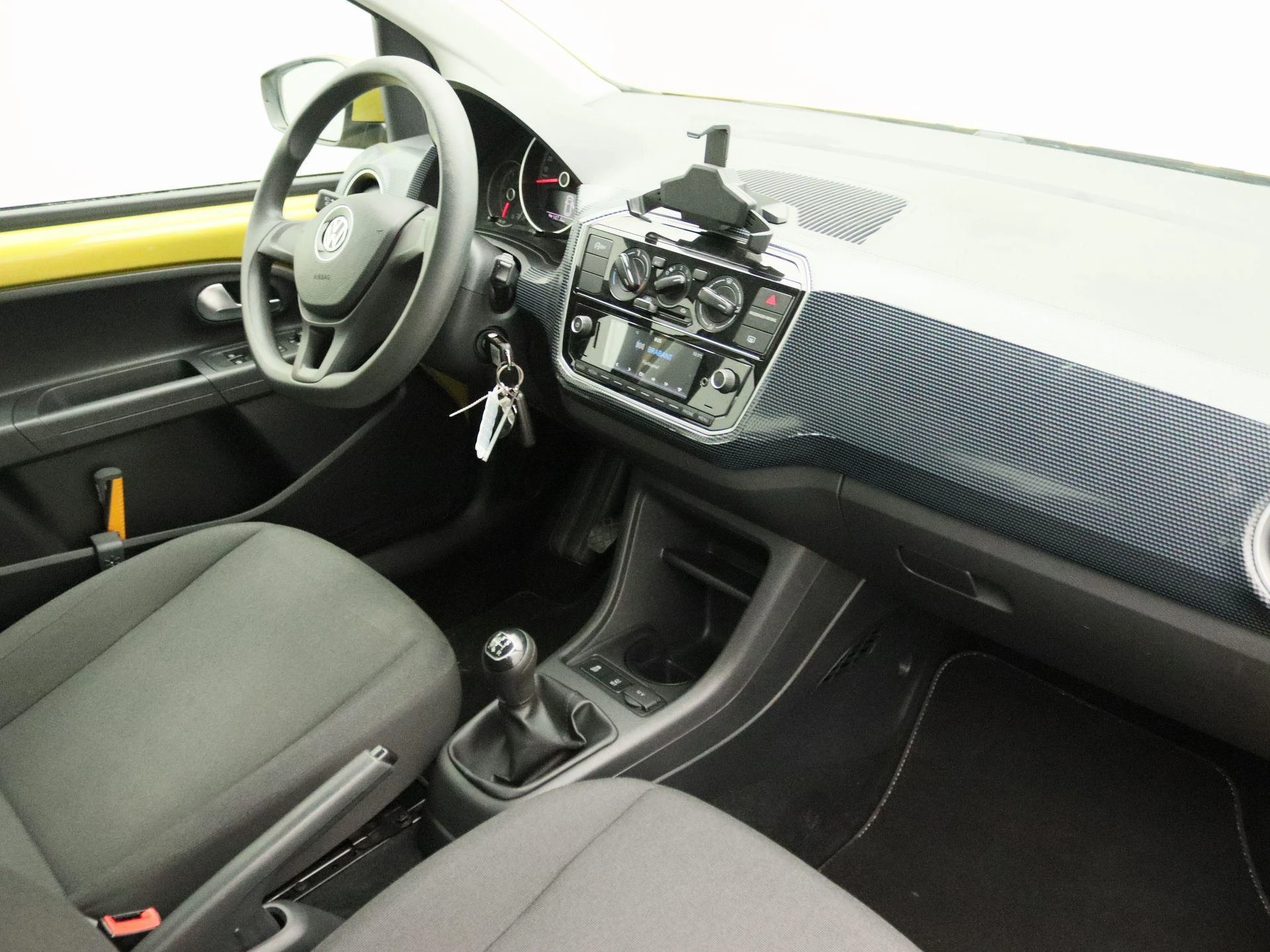Volkswagen-up!-image-22