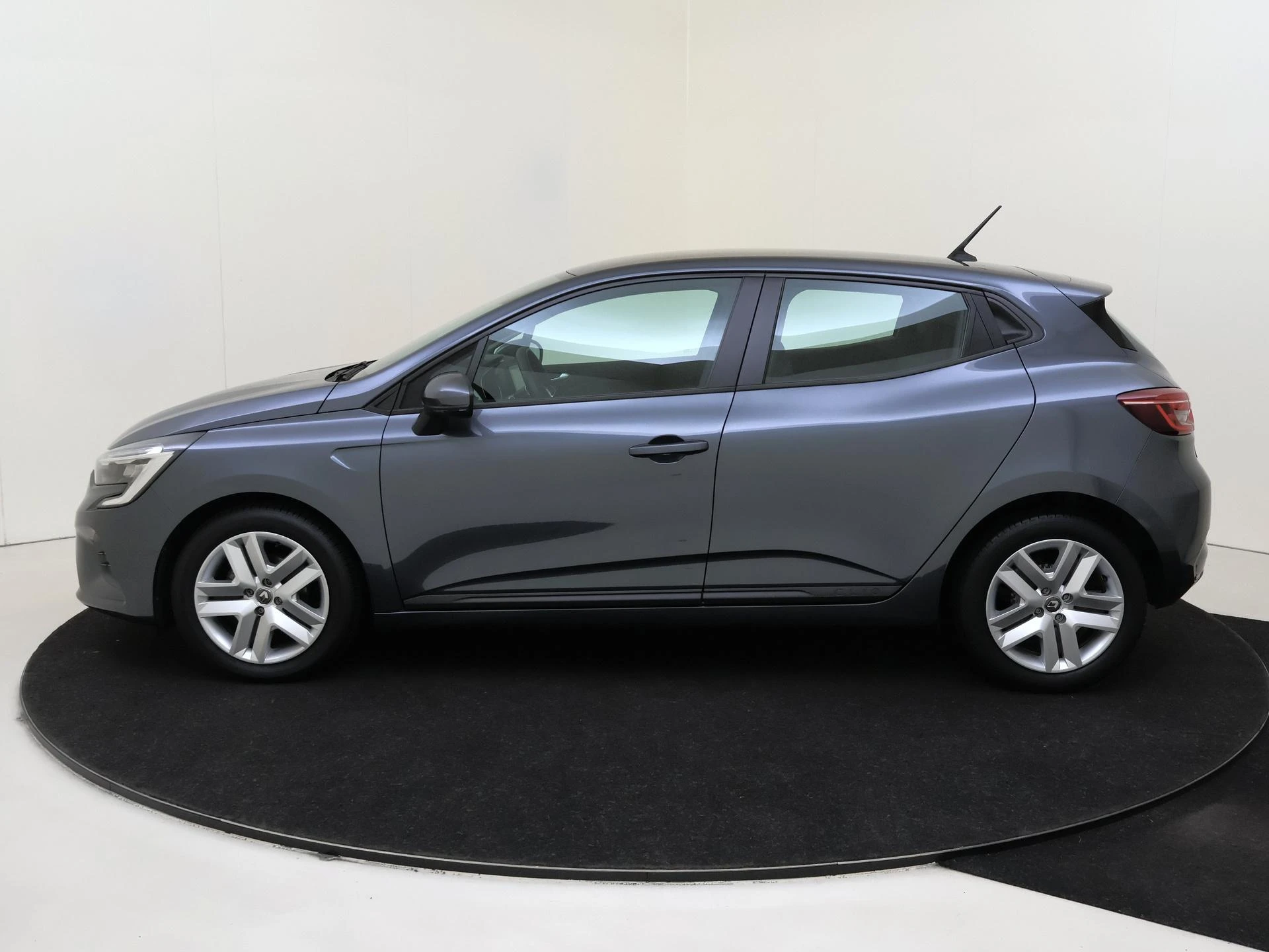 Renault-Clio-image-7