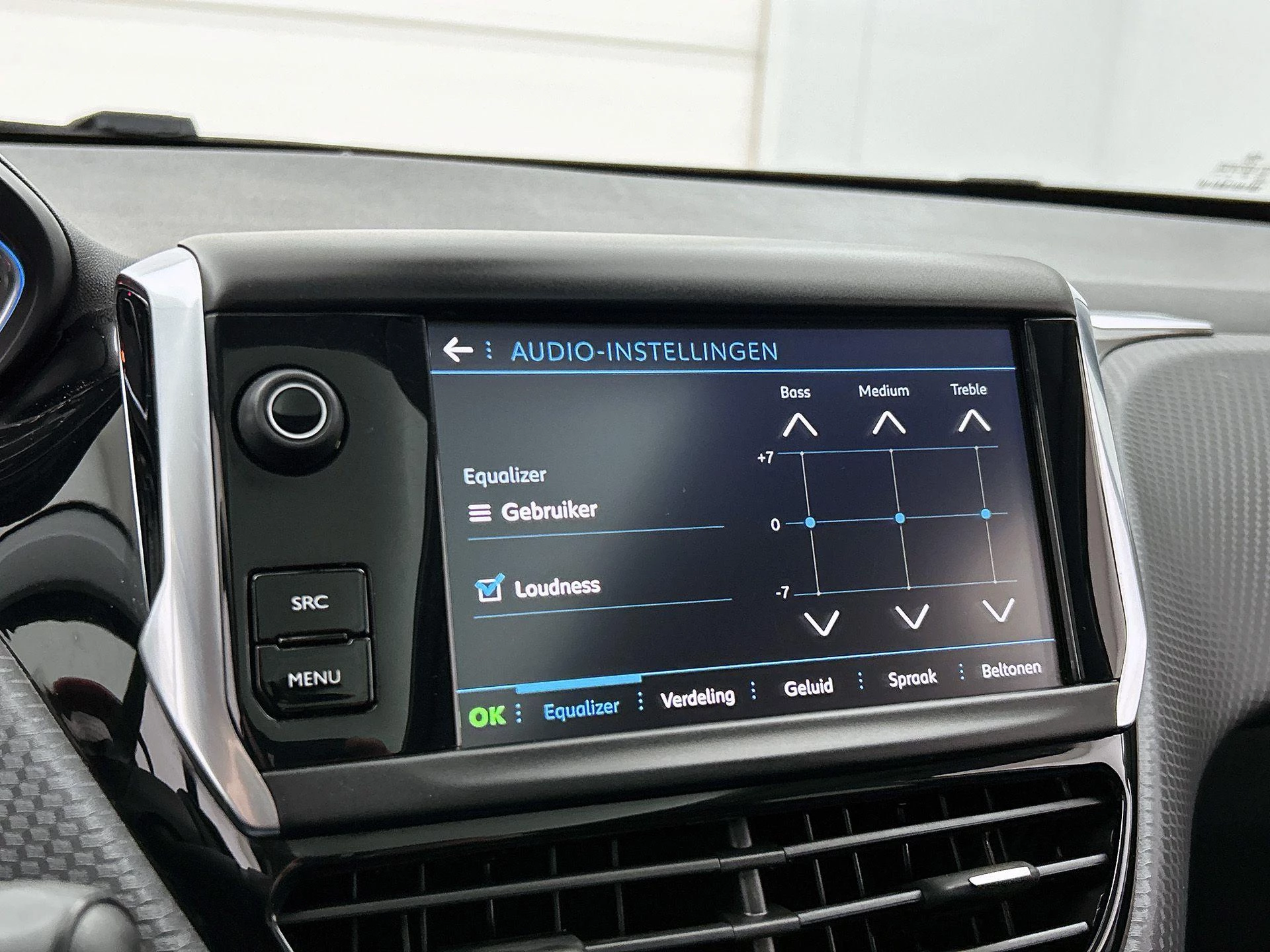 Peugeot-2008-image-10