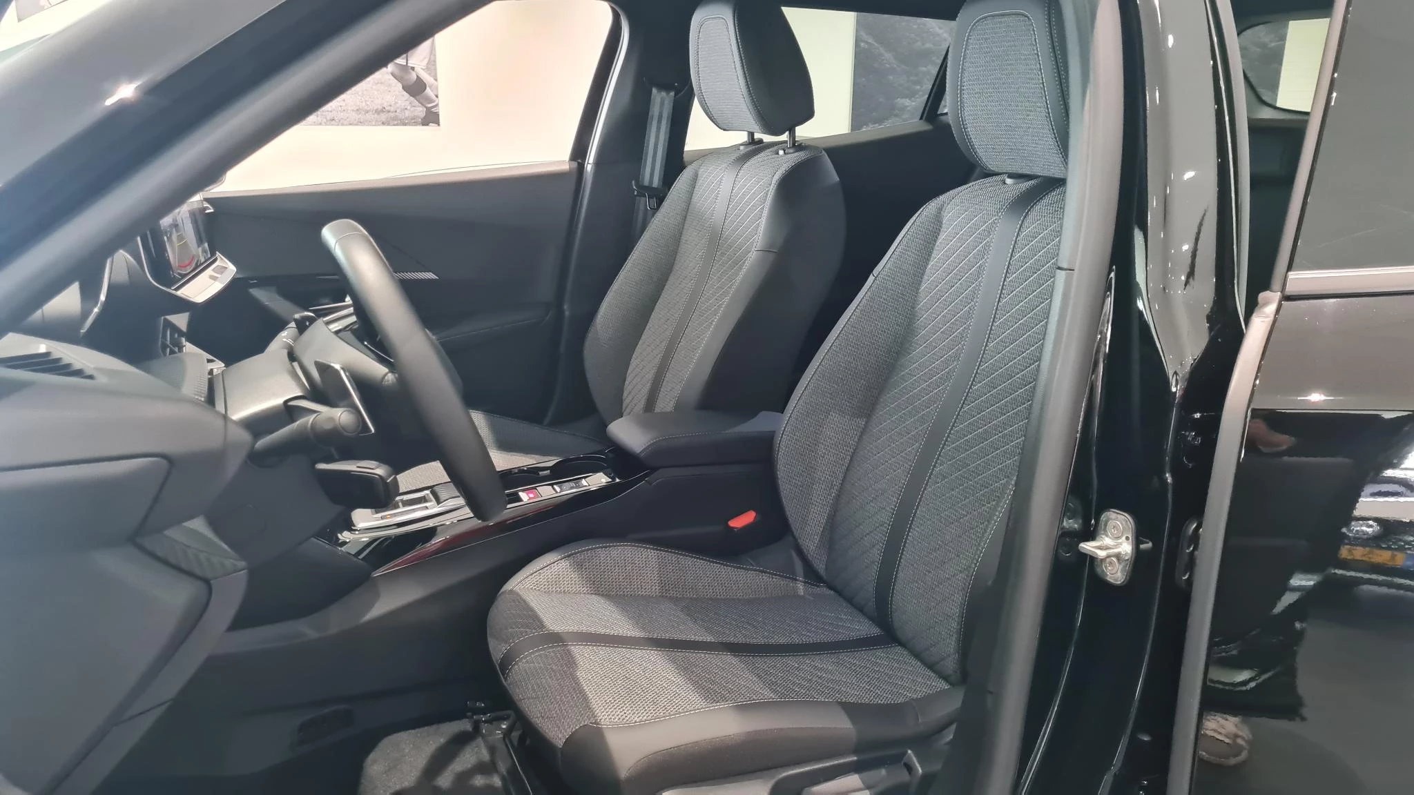 Peugeot-2008-image-10