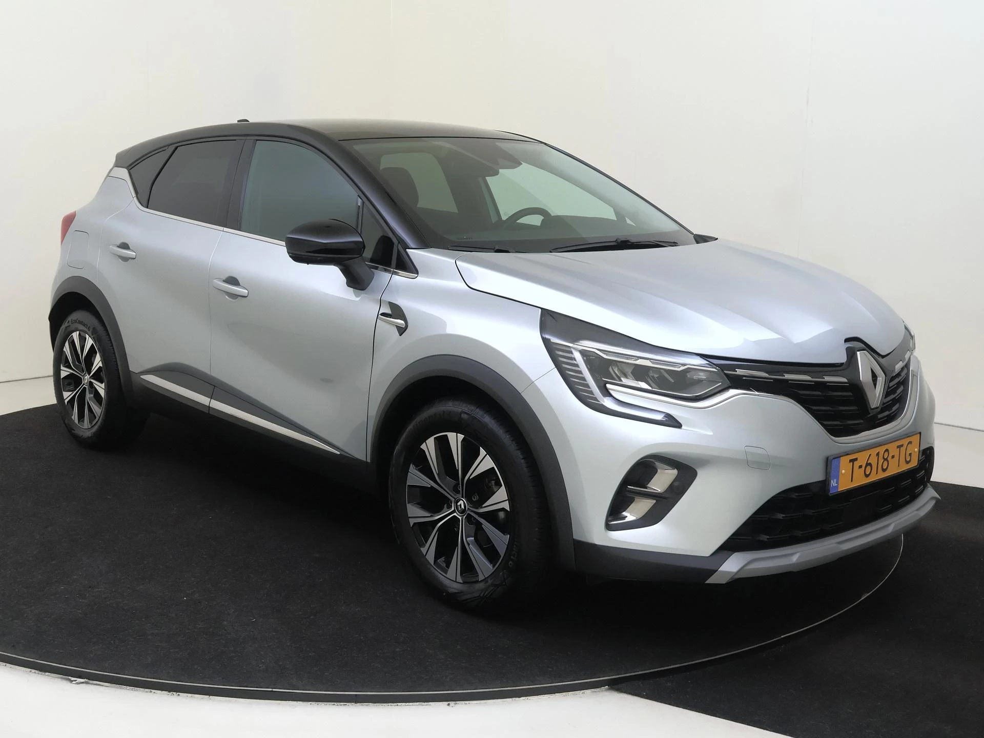Renault-Captur-image-1