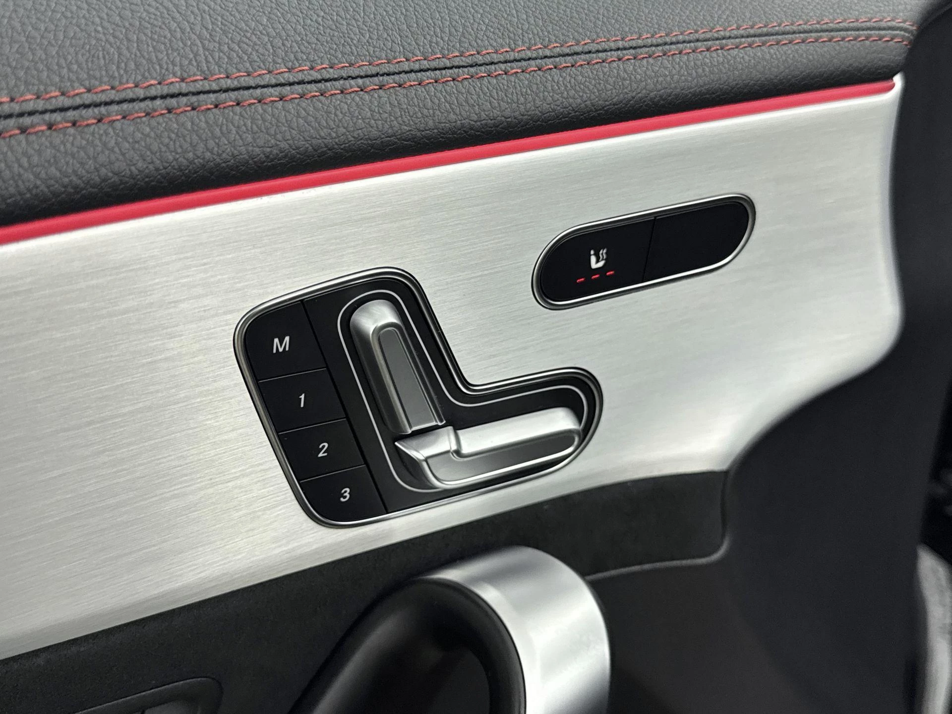 Mercedes-Benz-CLA-image-15