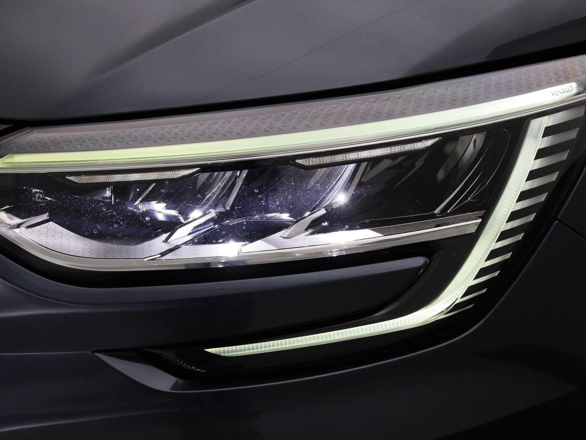 Renault-Megane E-Tech-image-14