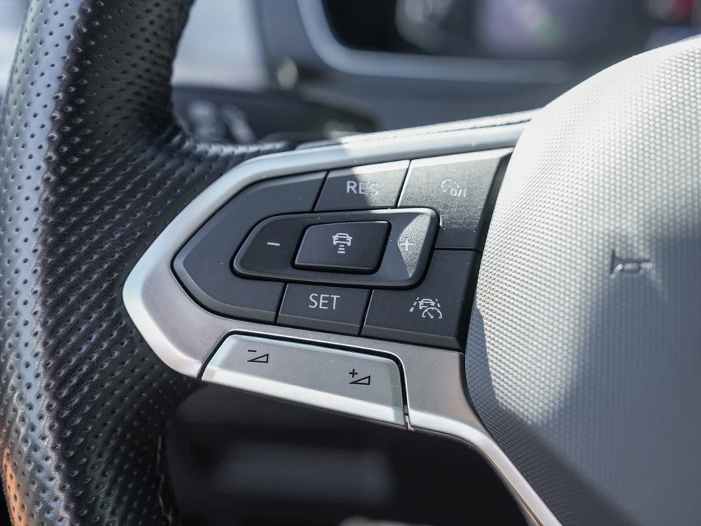 Volkswagen-Passat-image-12