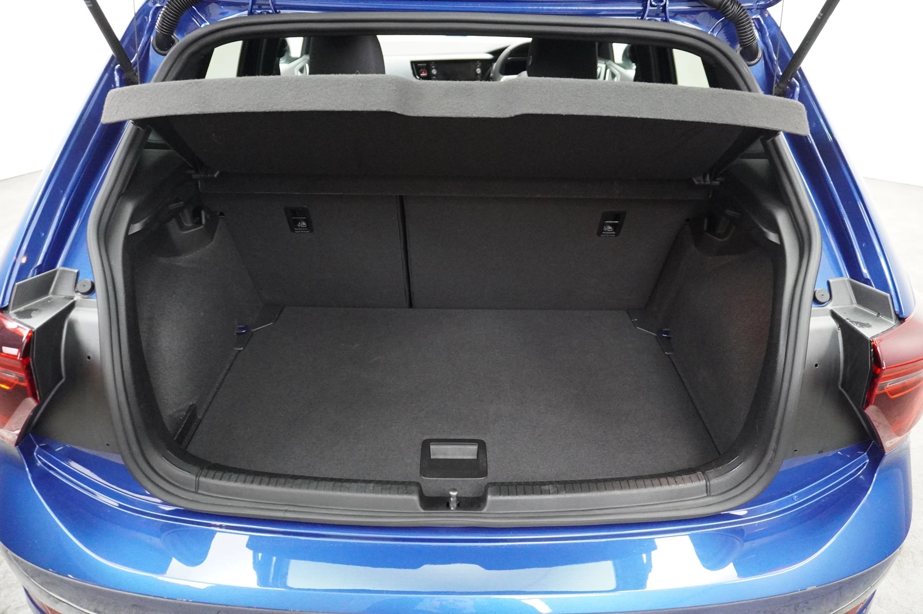 Volkswagen-Polo-image-11