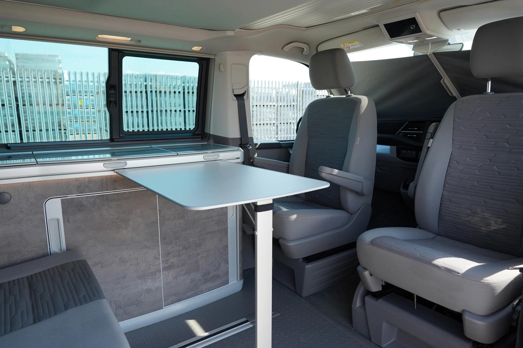 Volkswagen-California-image-16