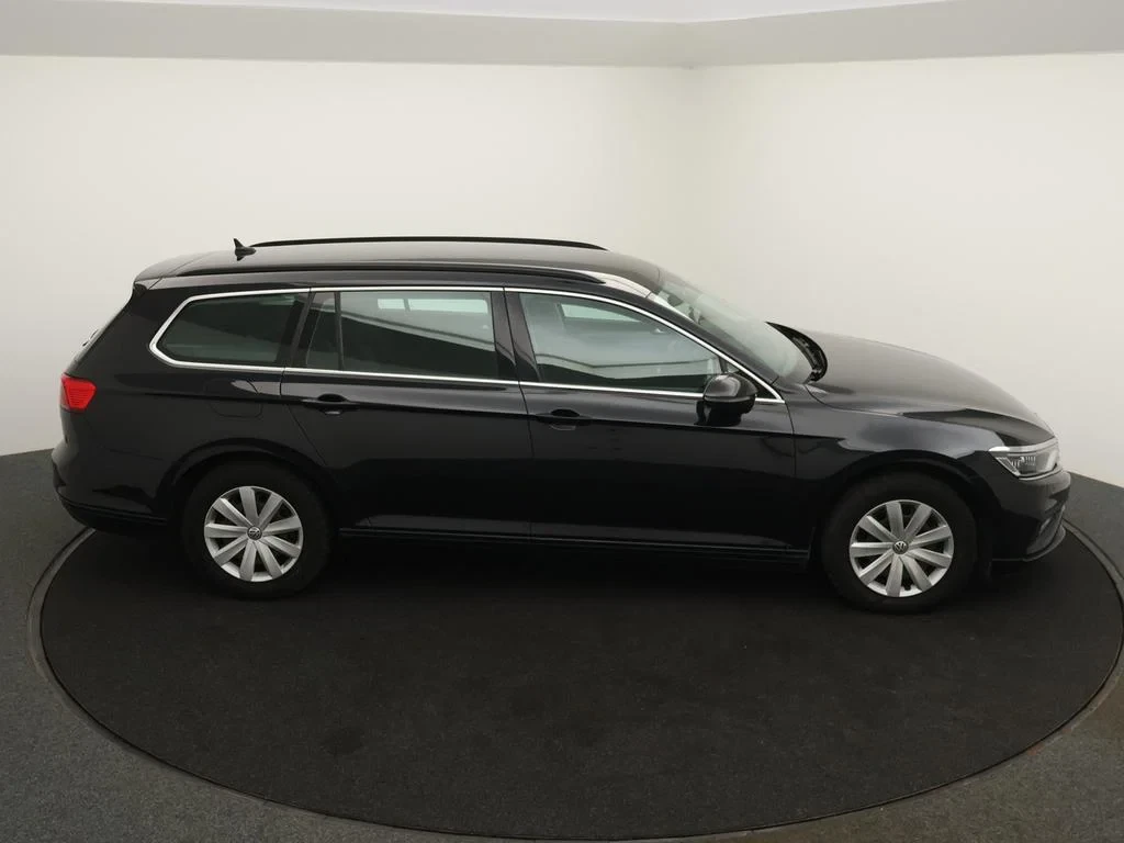 Volkswagen-Passat-image-7