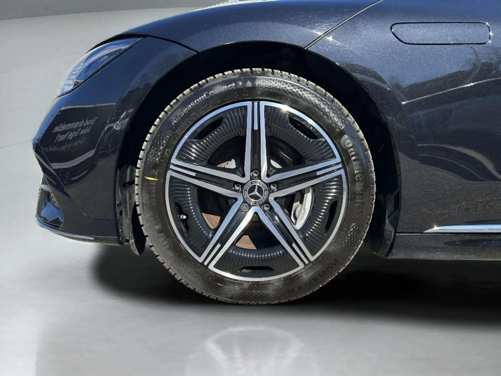 Mercedes-Benz-EQE-image-8