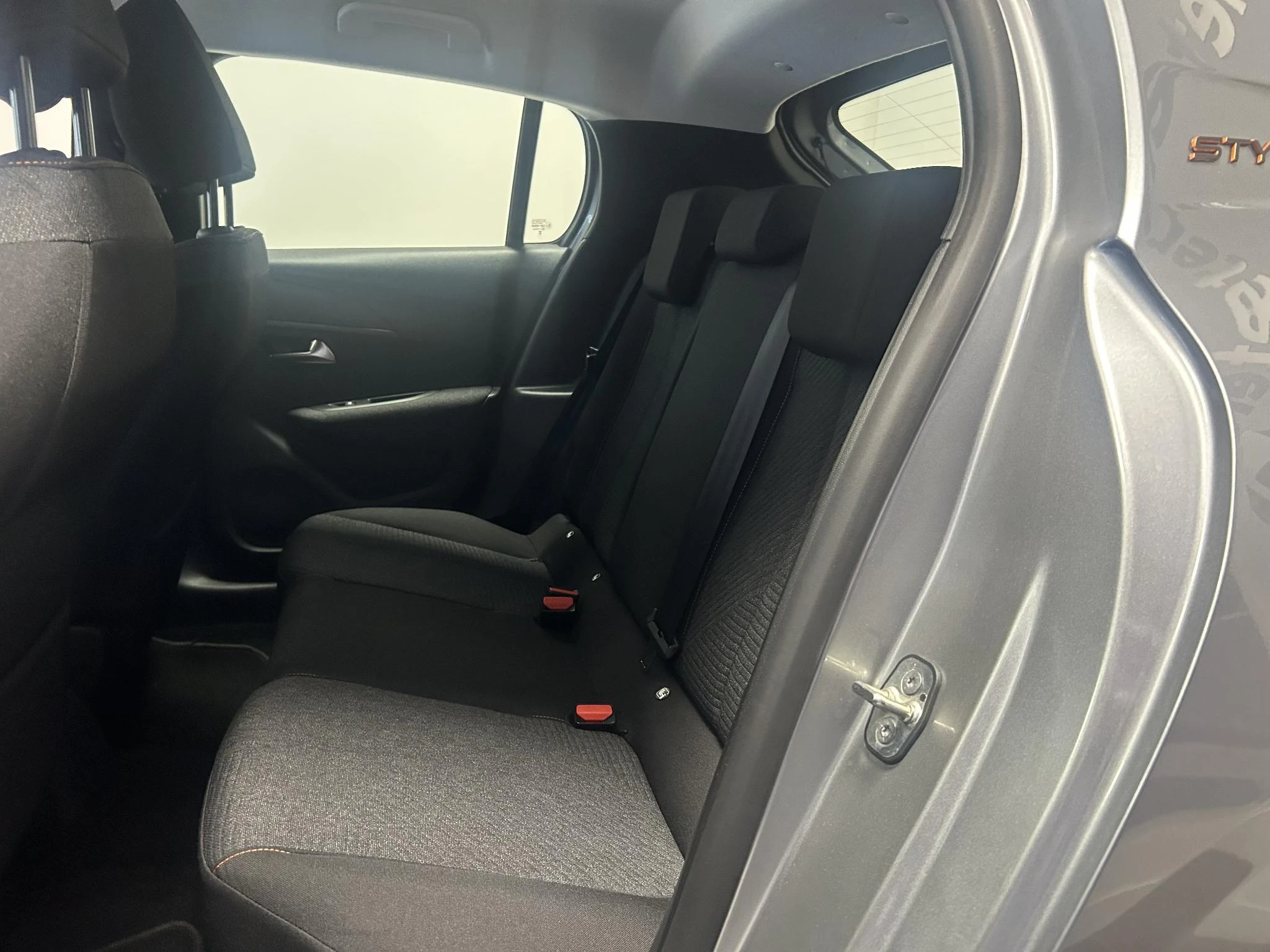 Peugeot-208-image-17