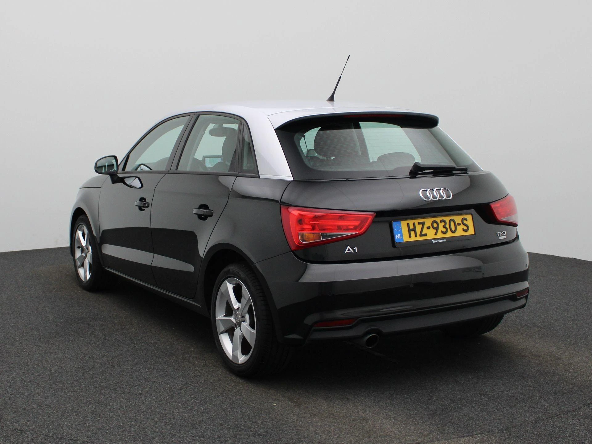 Audi-A1 Sportback-image-1