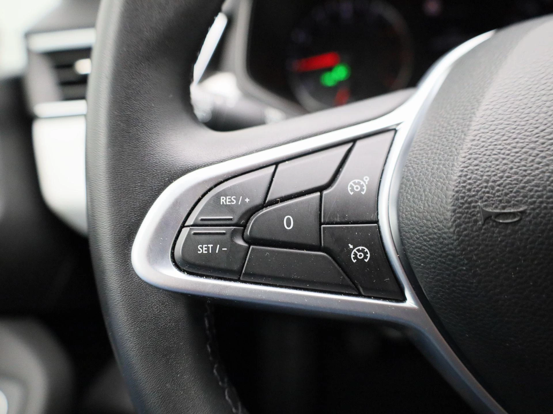 Renault-Clio-image-24