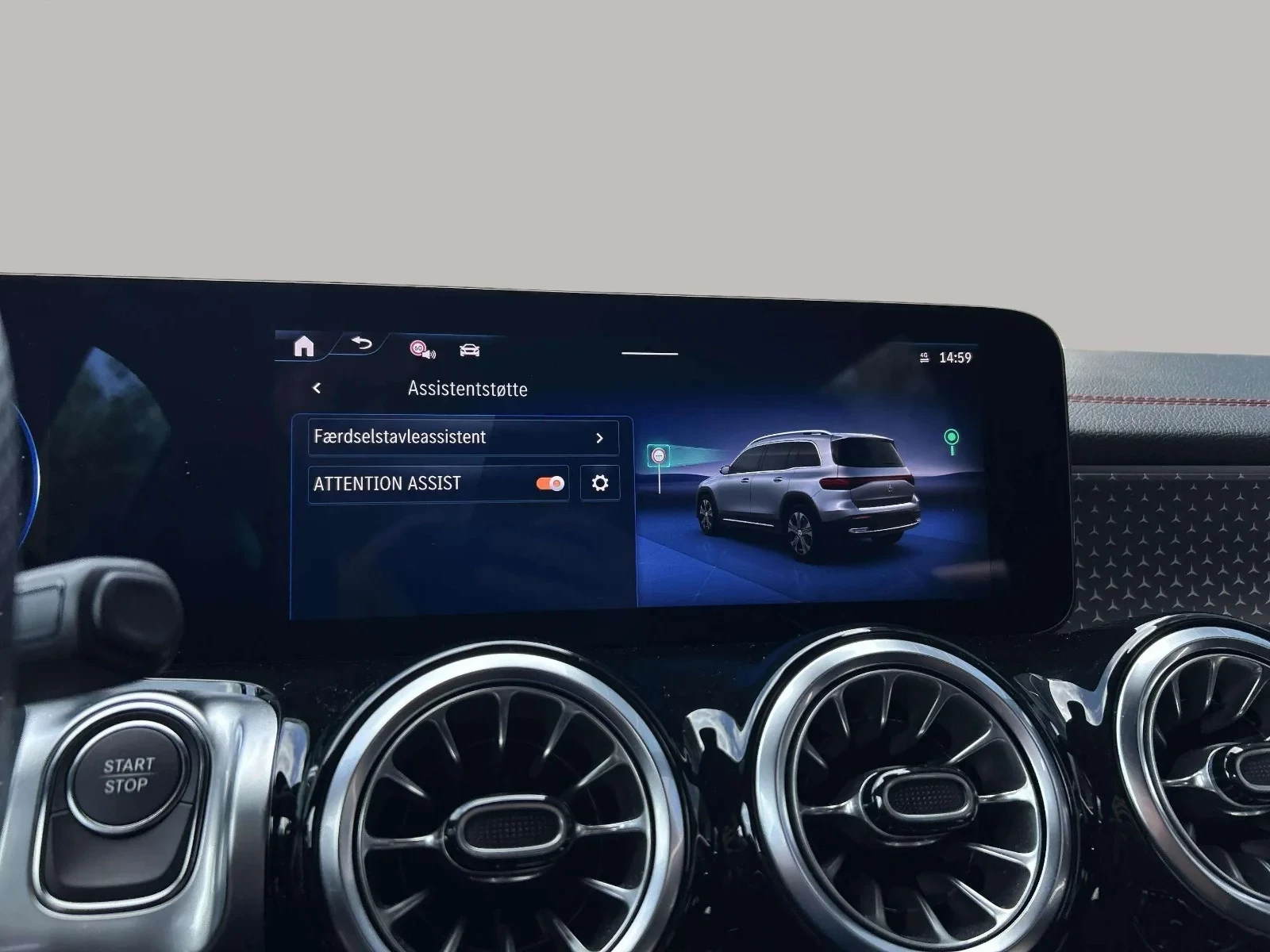 Mercedes-Benz-EQB-image-17