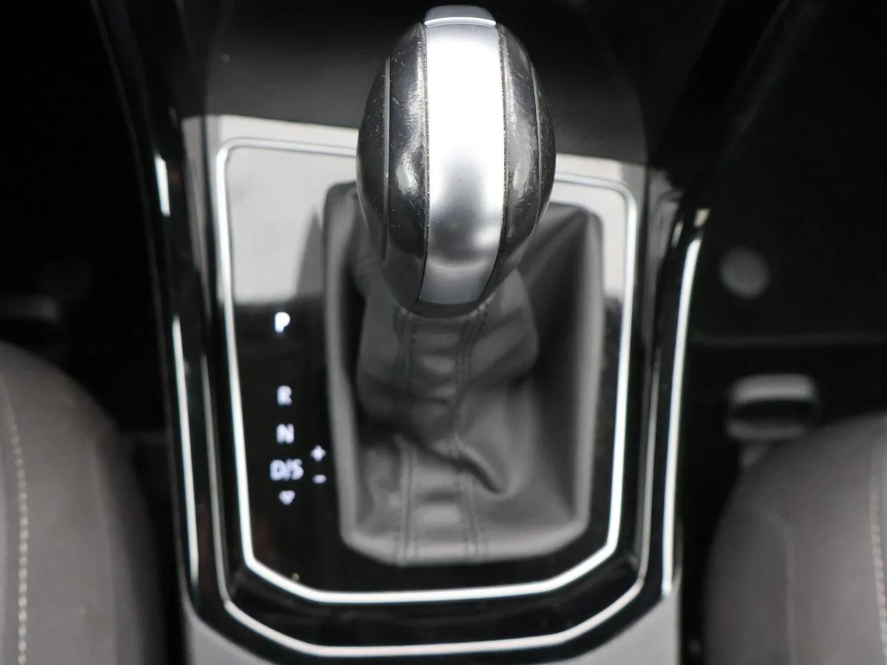 Volkswagen-Touran-image-23