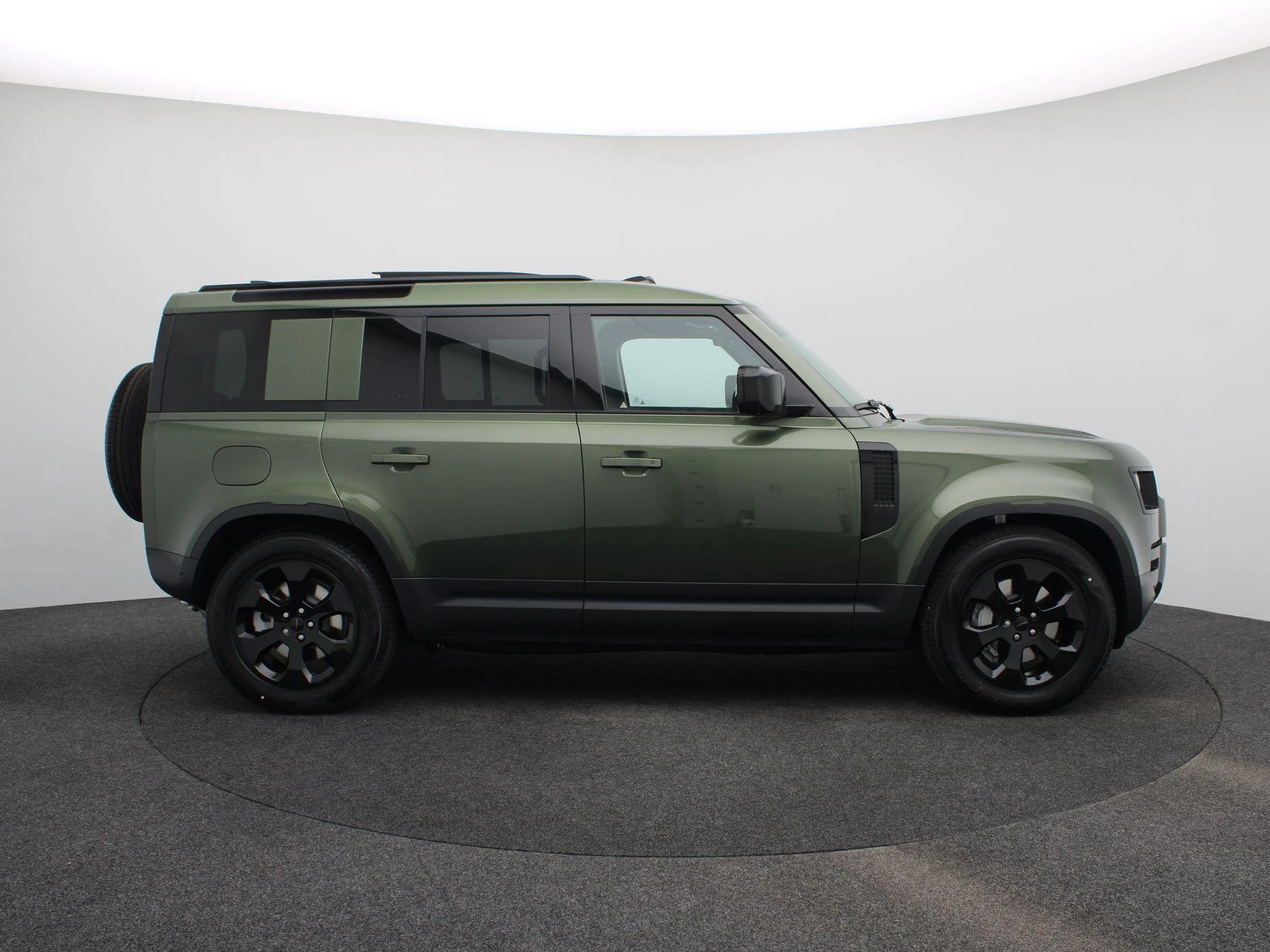 Land Rover-Defender-image-5