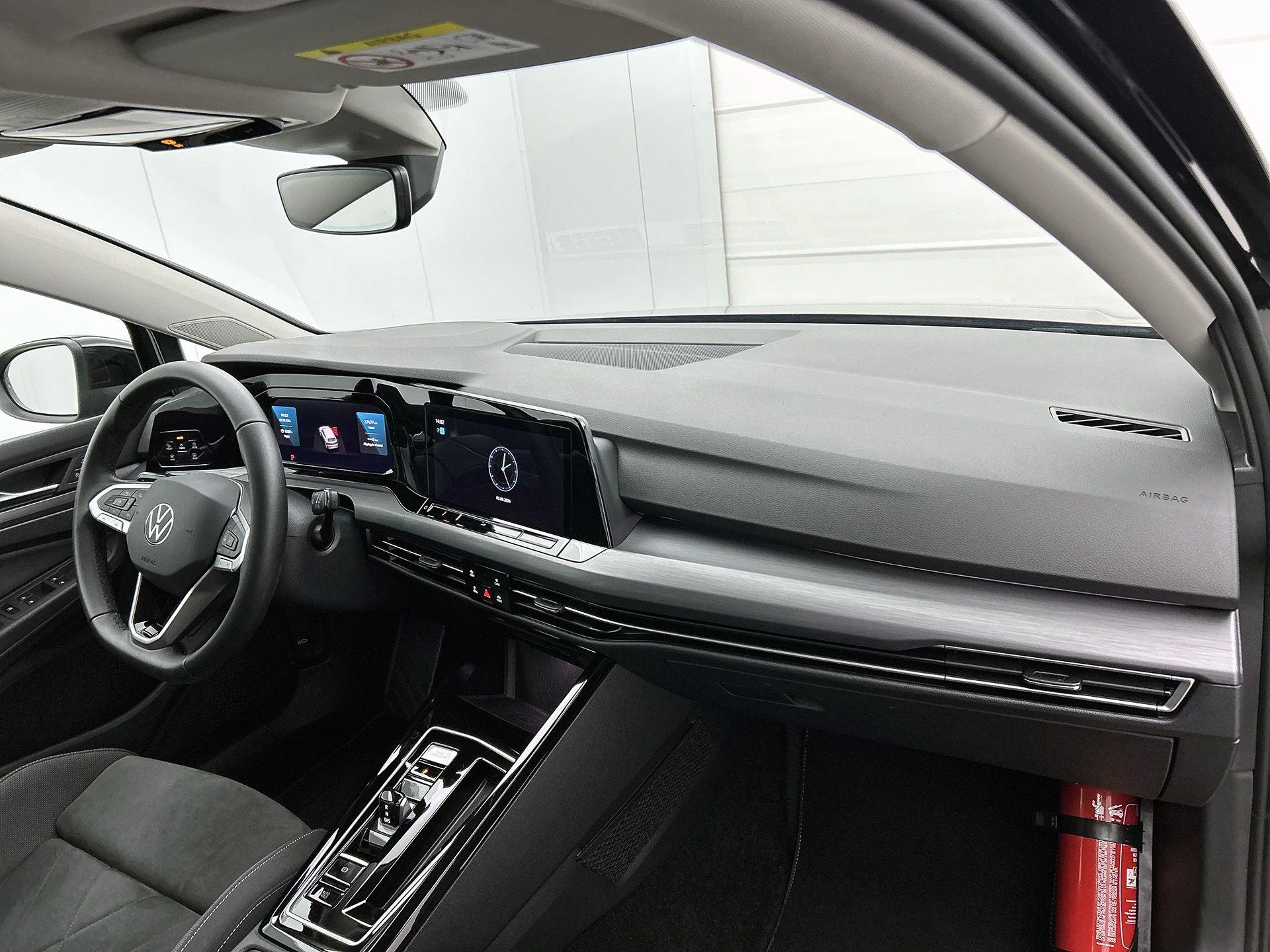 Volkswagen-Golf-image-18