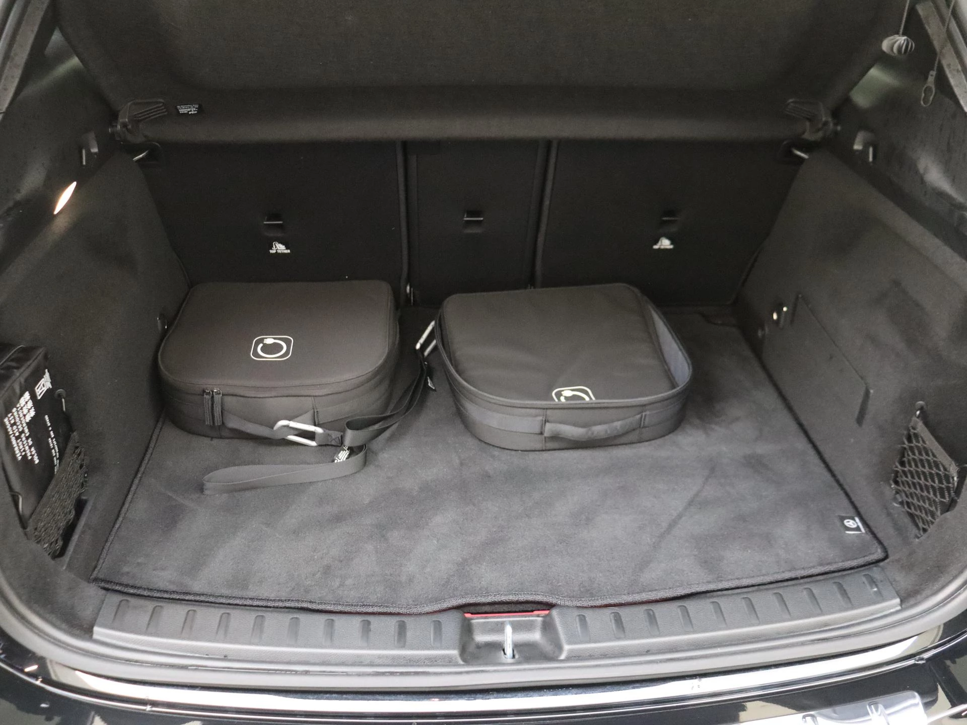 Mercedes-Benz-GLA-image-26