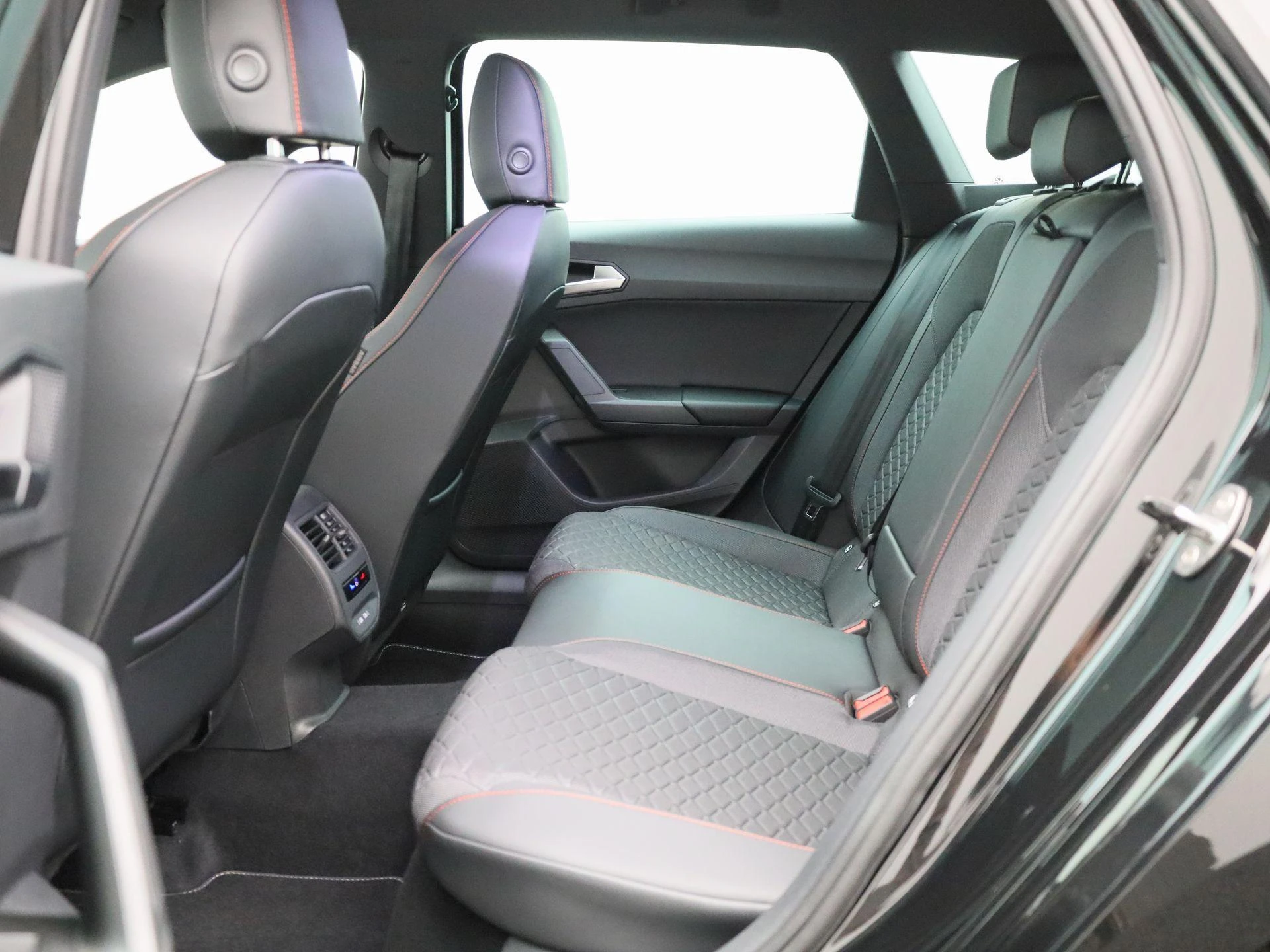 SEAT Leon Sportstourer 1.5 TSI e-Hybrid FR Business