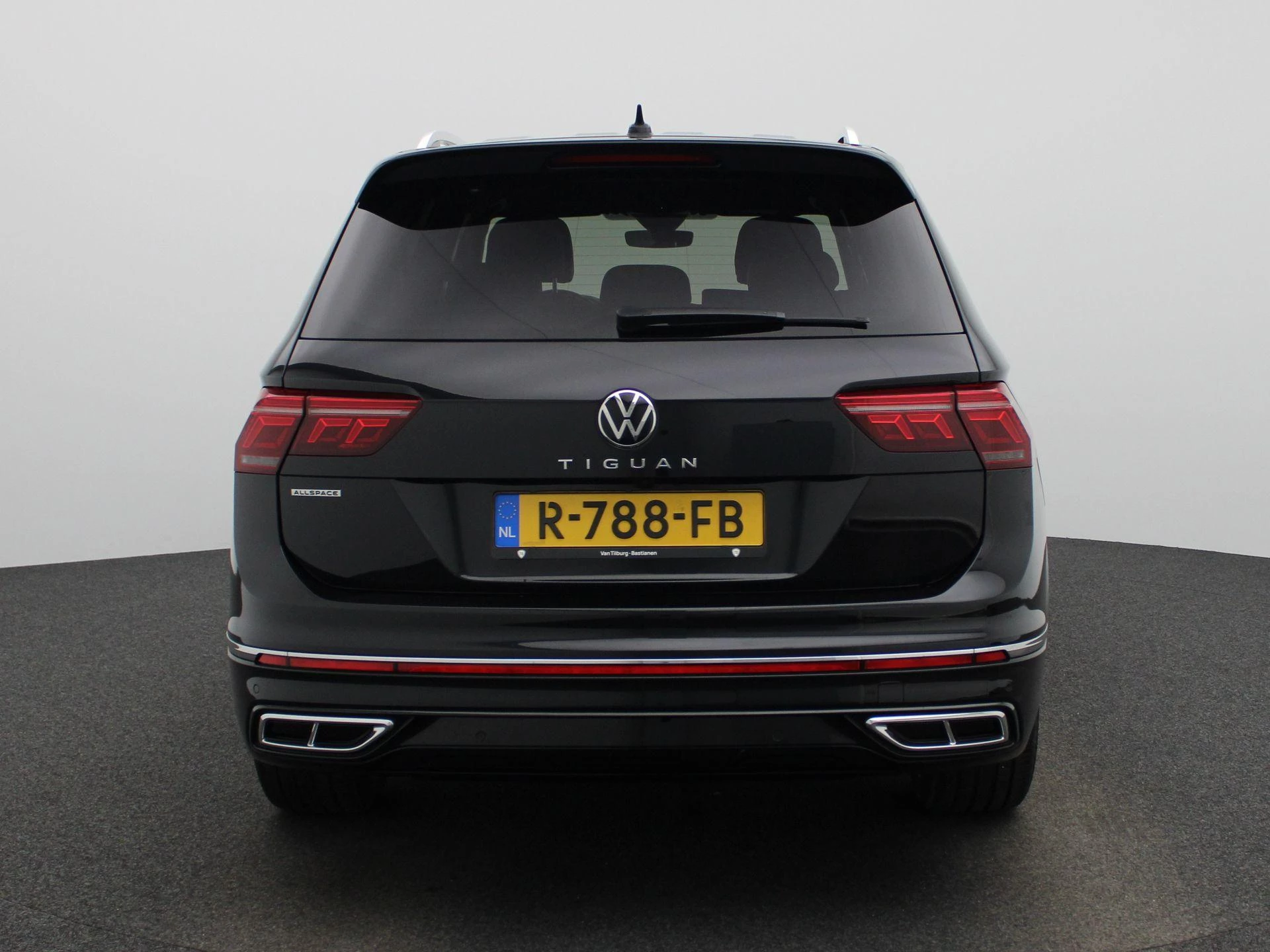 Volkswagen-Tiguan Allspace-image-4