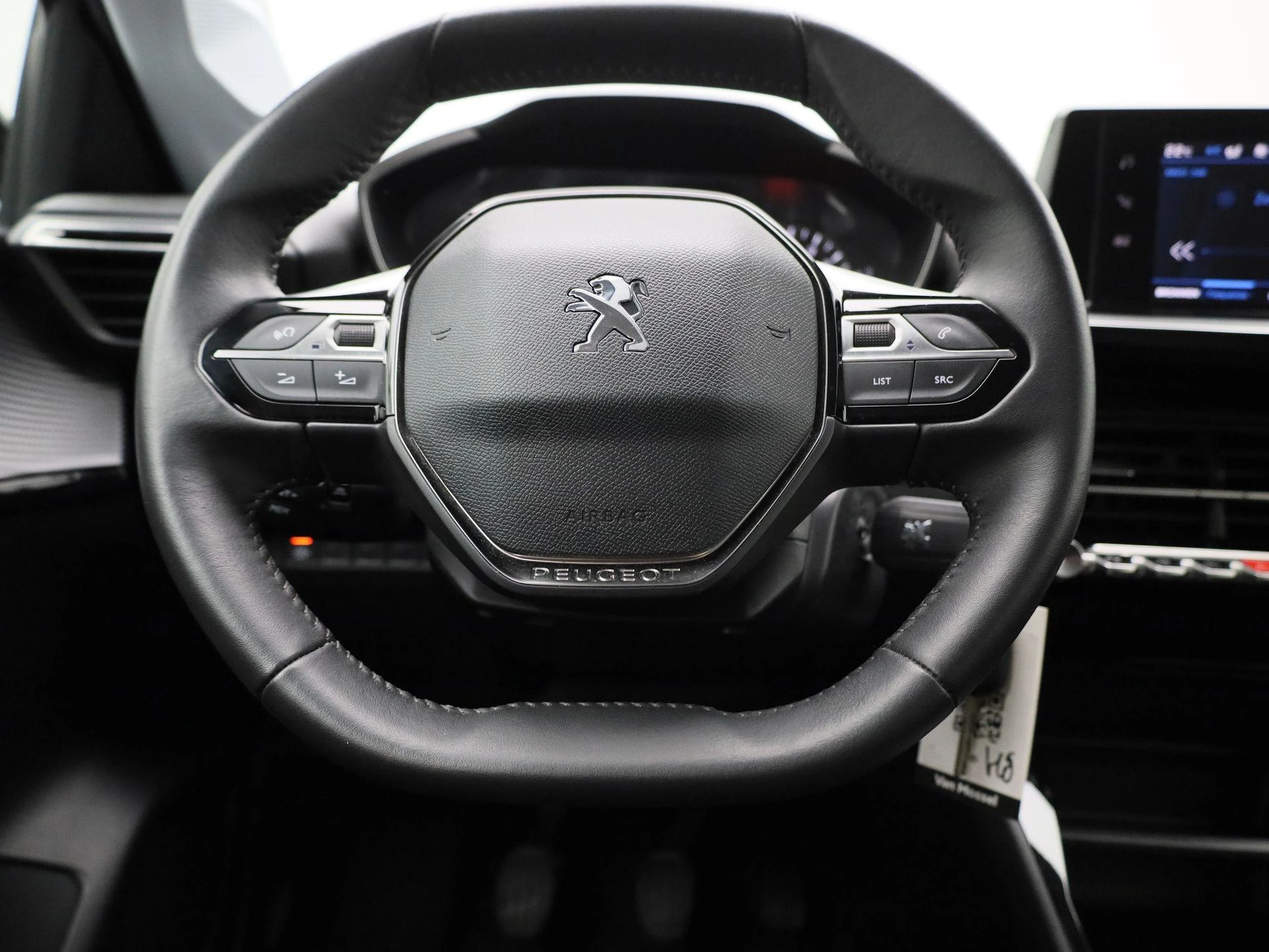 Peugeot-208-image-6
