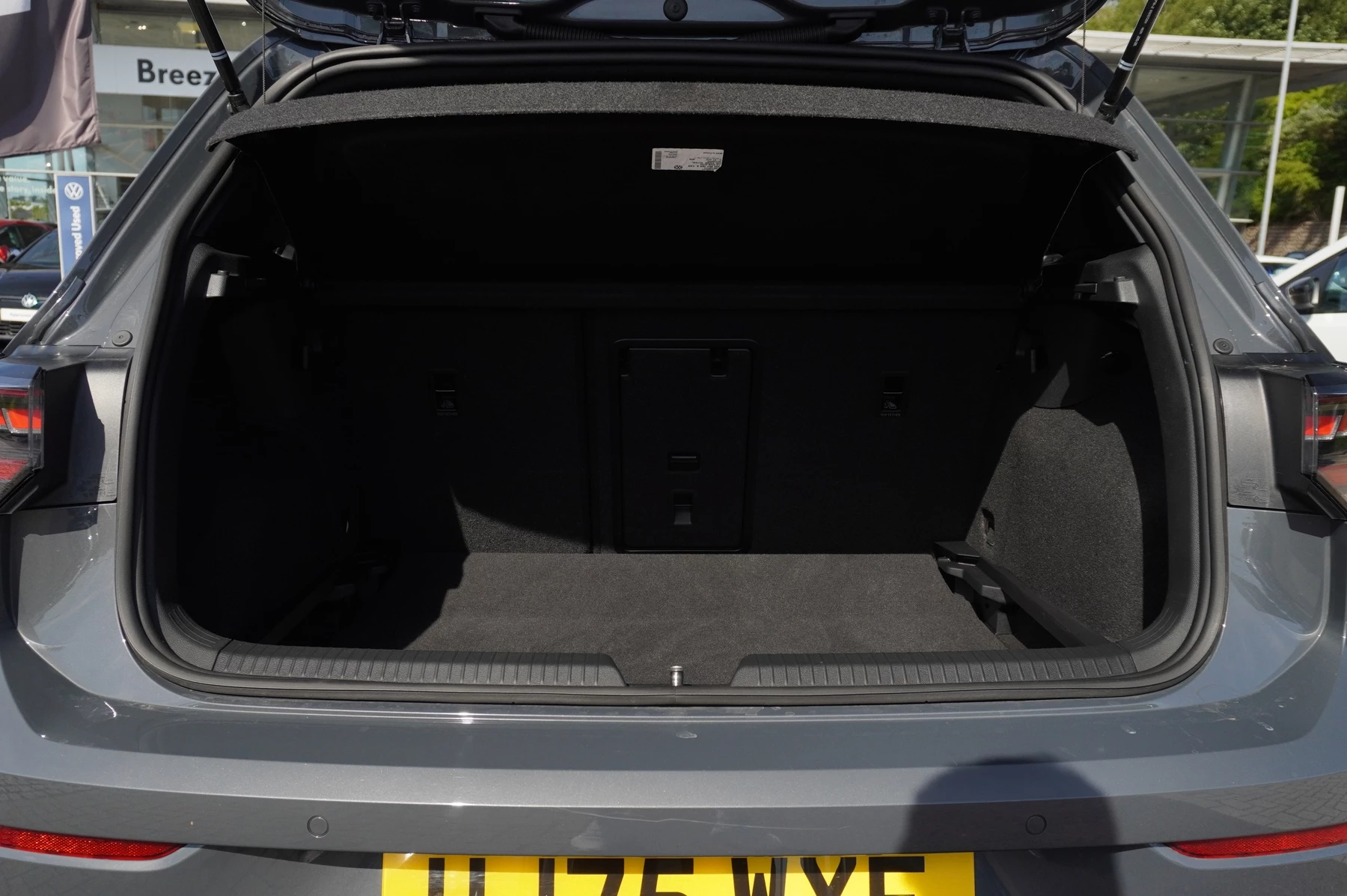 Volkswagen-Golf-image-11