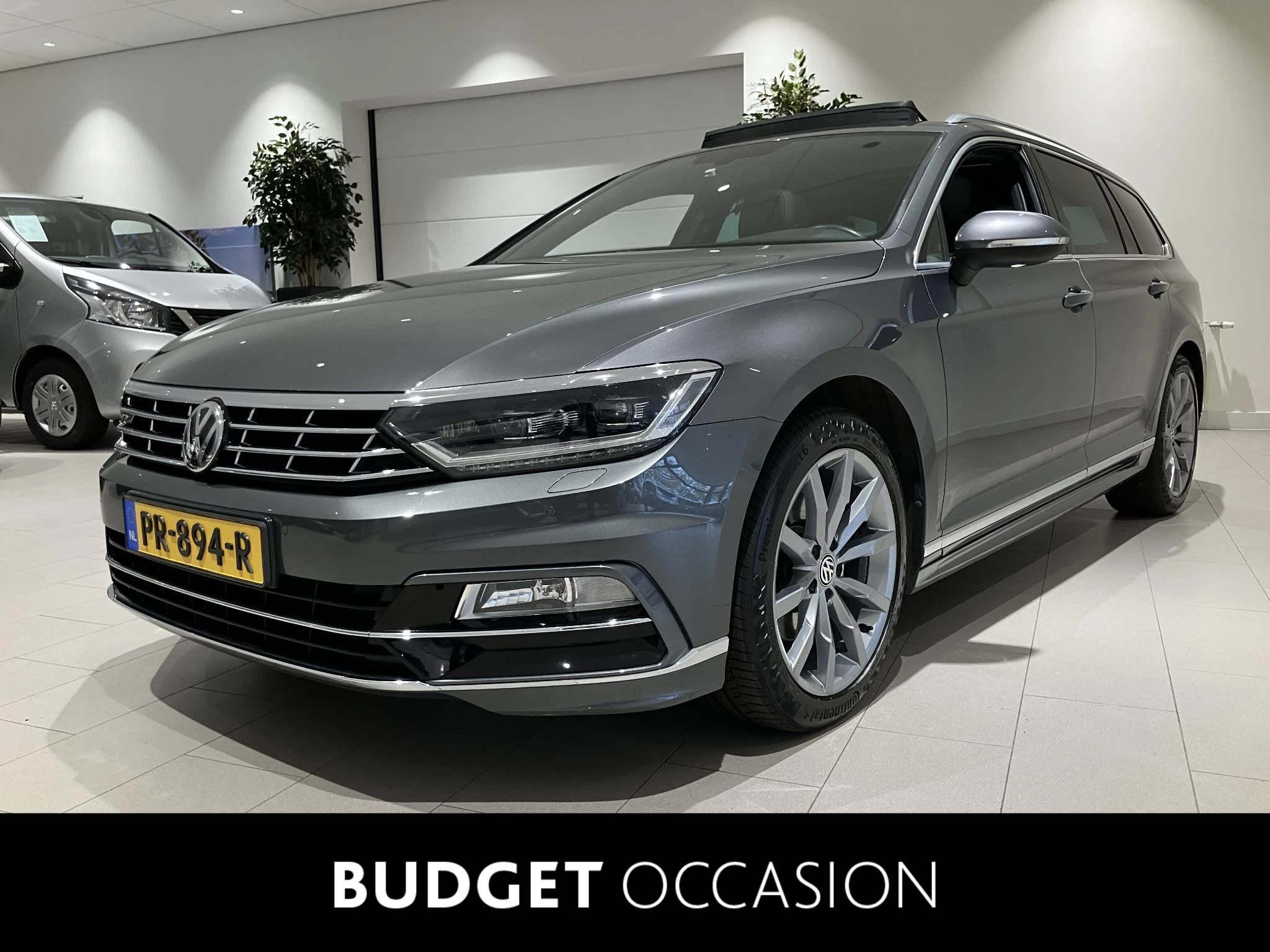 Volkswagen-Passat-image-0