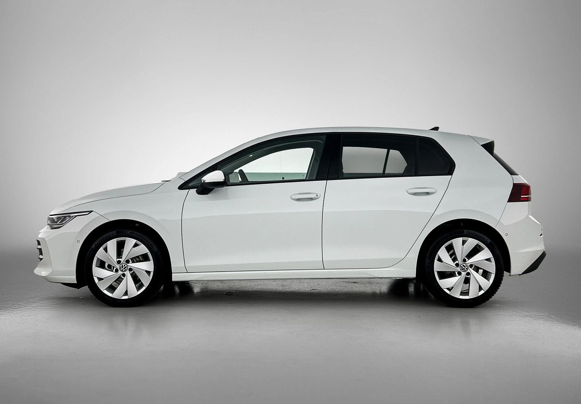 Volkswagen-Golf-image-1