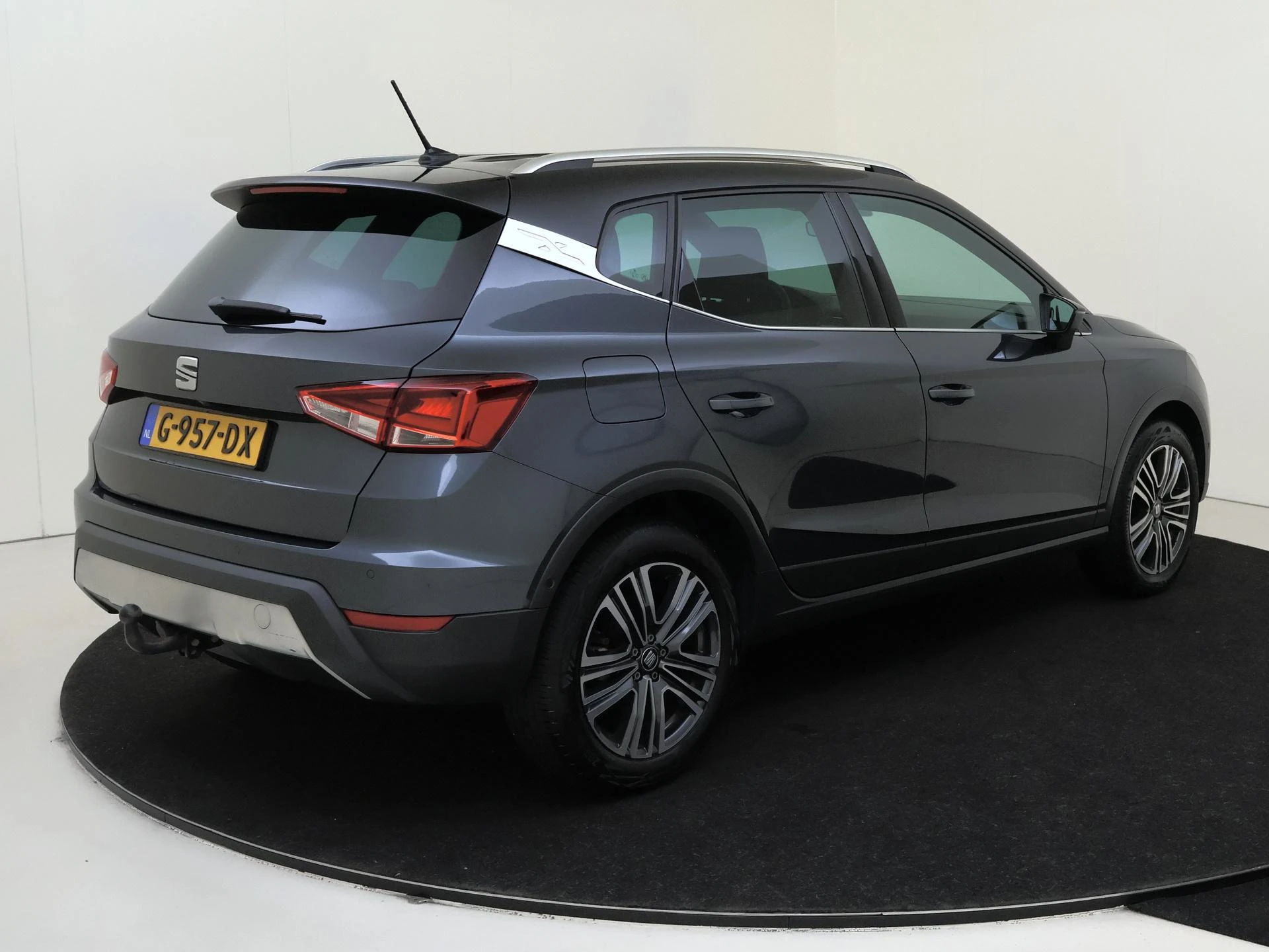 SEAT-Arona-image-3