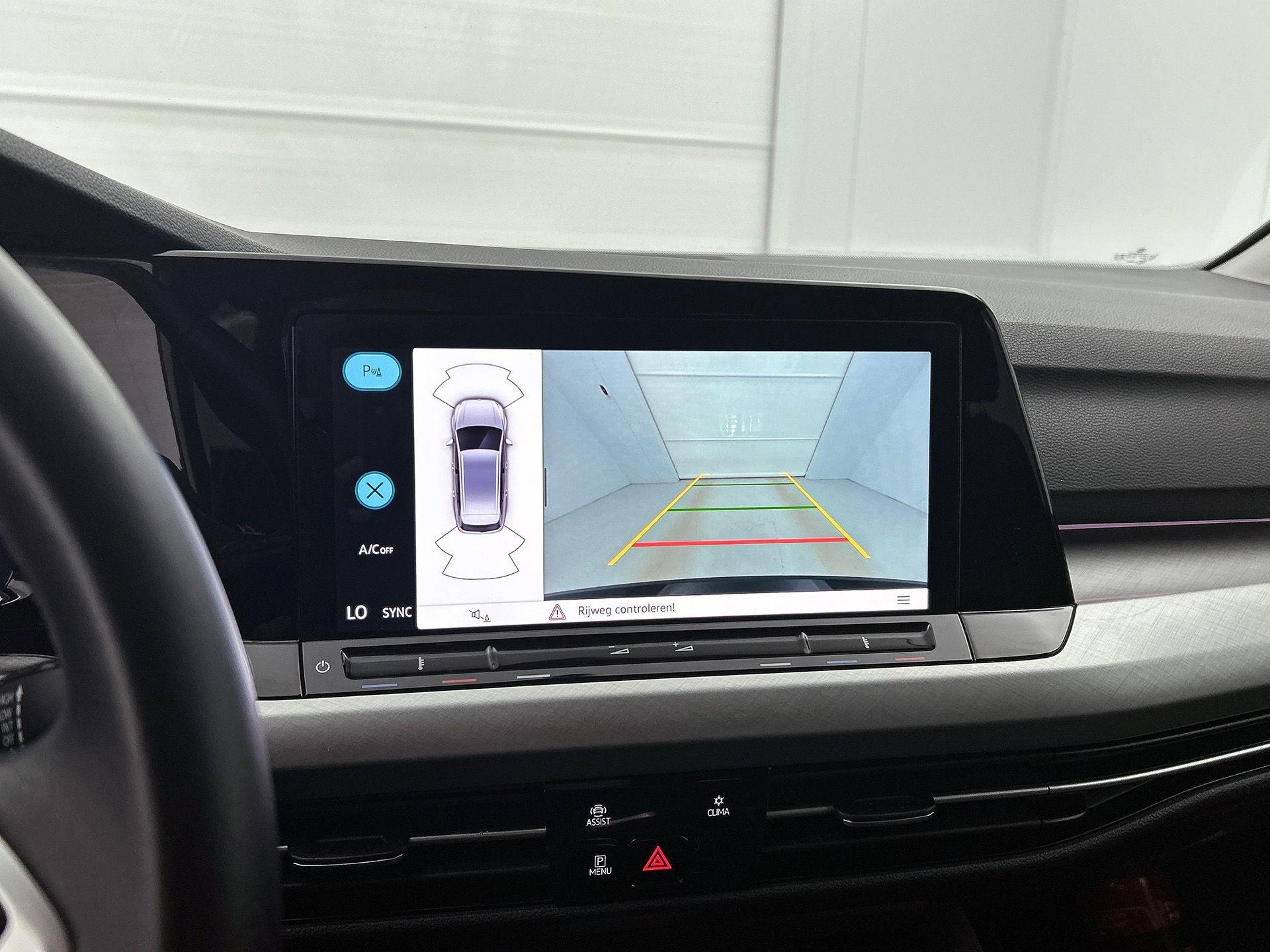 Volkswagen-Golf-image-13