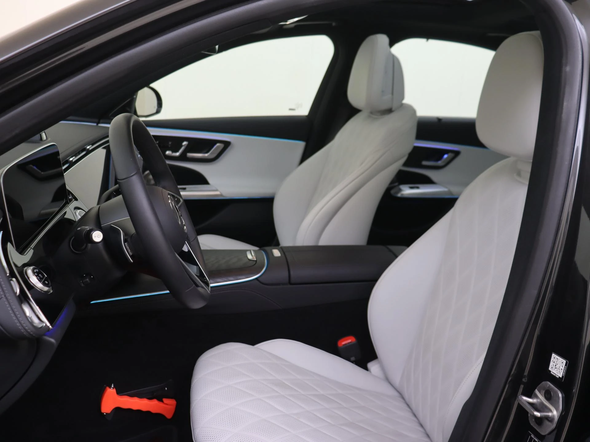 Mercedes-Benz-E-Klasse-image-10