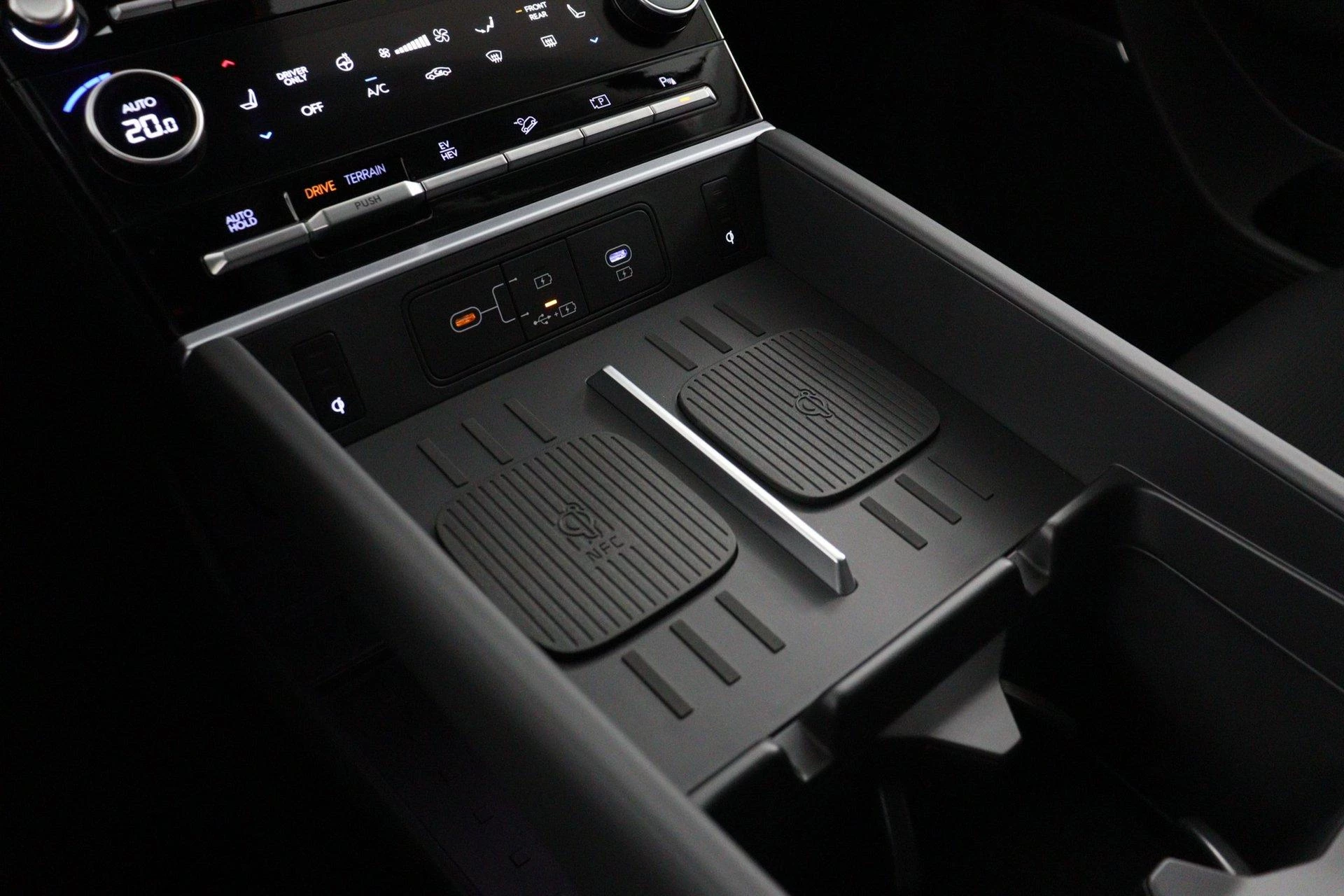 Hyundai-Santa Fe-image-69