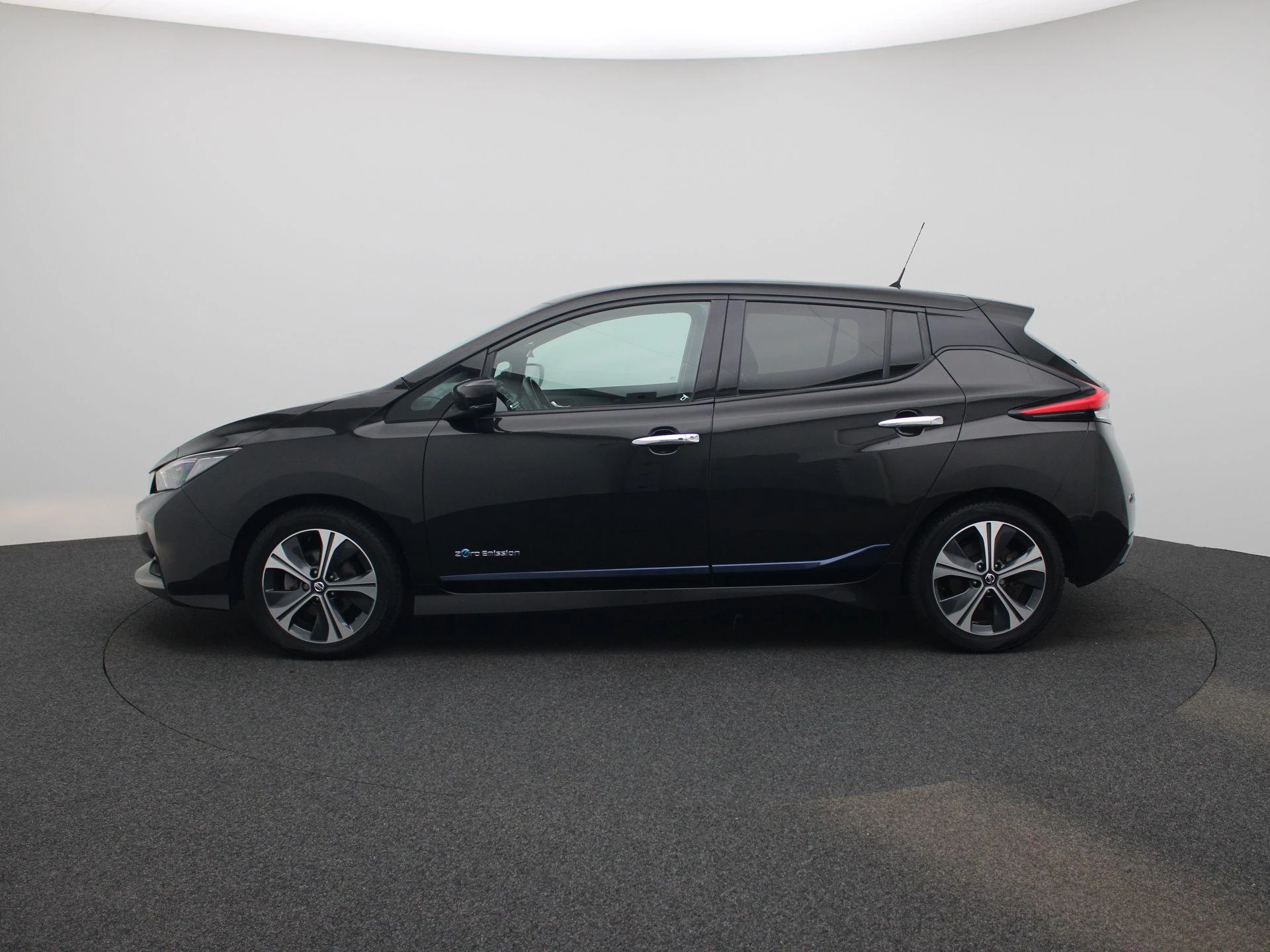 Nissan-Leaf-image-3