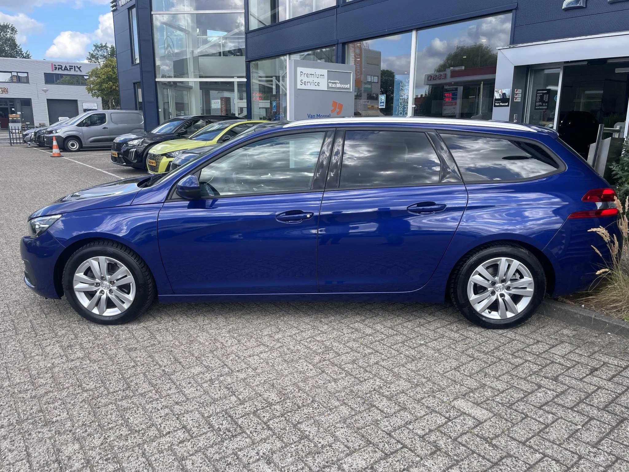 Peugeot-308-image-2